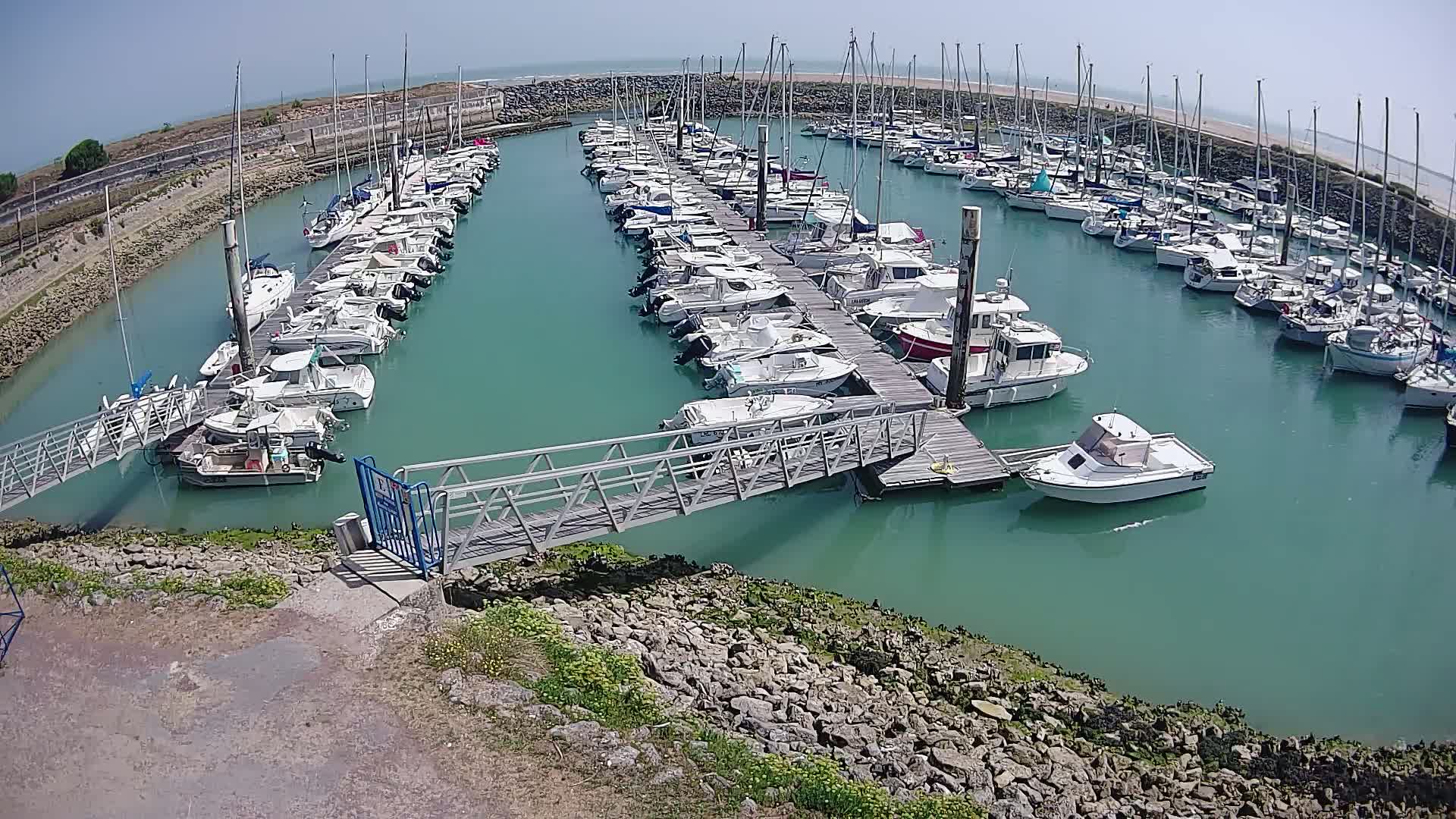 Oleron - Le Douhet Marine Live Cam - Rochefort, Charente-Maritime, Nouvelle-Aquitaine, France