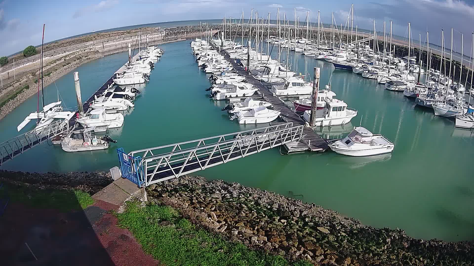 Oleron - Le Douhet Marine Live Cam - Rochefort, Charente-Maritime, Nouvelle-Aquitaine, France
