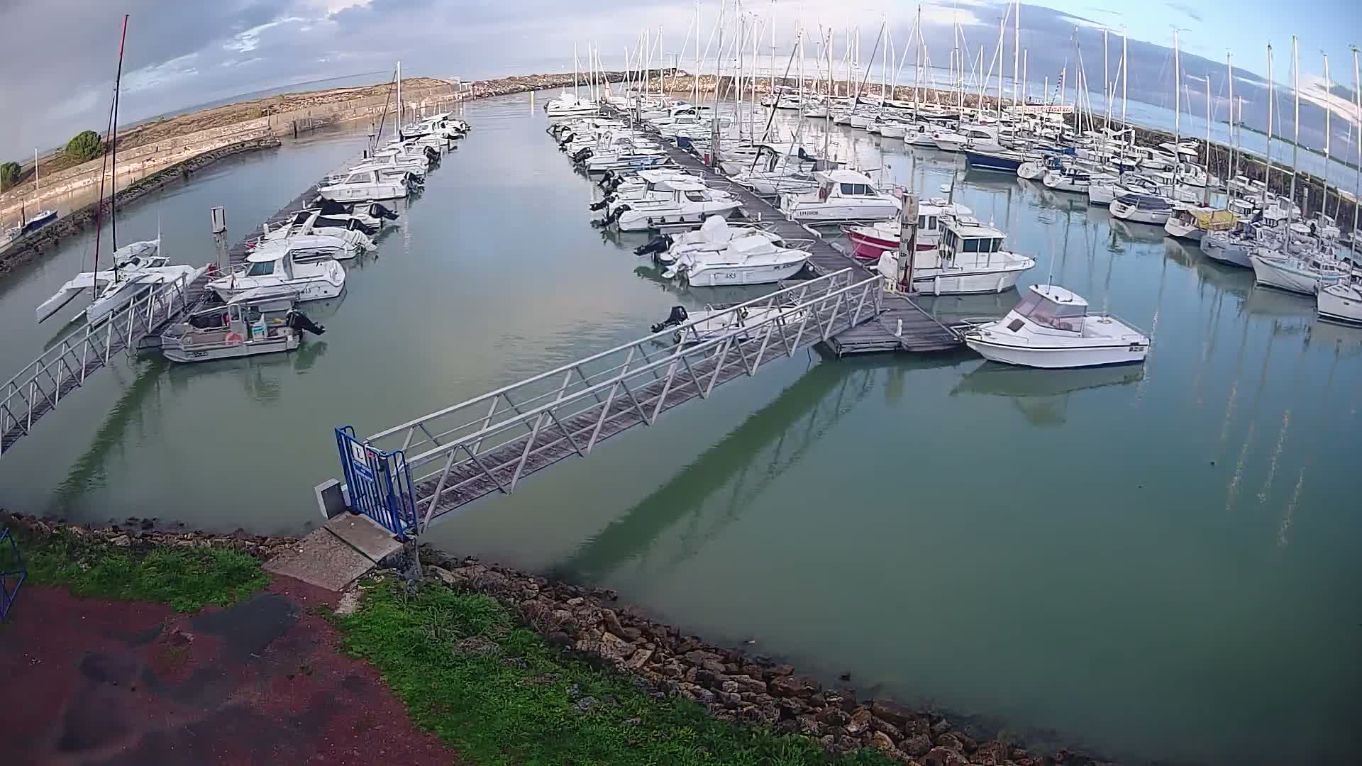 Oleron - Le Douhet Marine Live Cam - Rochefort, Charente-Maritime, Nouvelle-Aquitaine, France