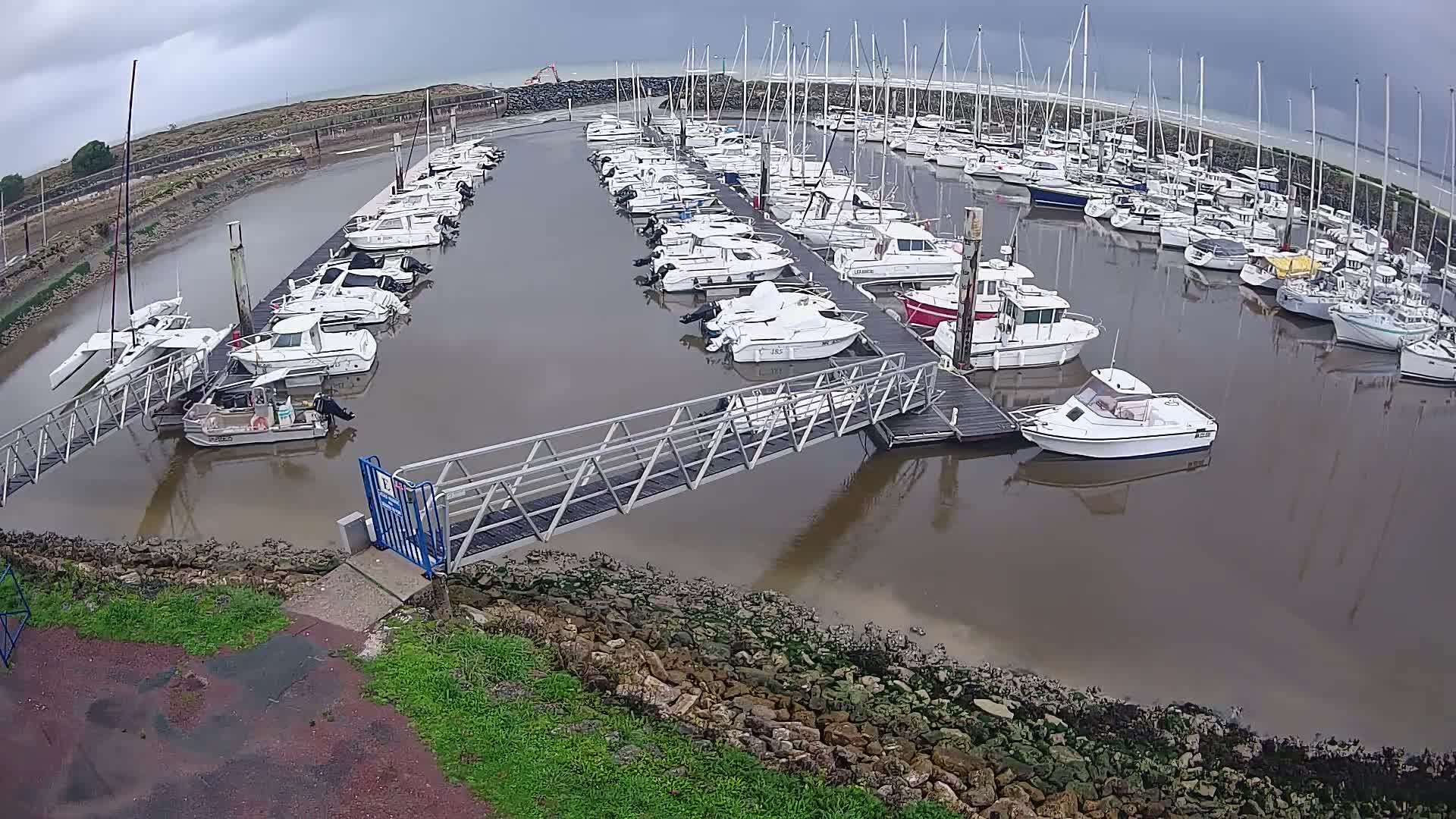 Oleron - Le Douhet Marine Live Cam - Rochefort, Charente-Maritime, Nouvelle-Aquitaine, France
