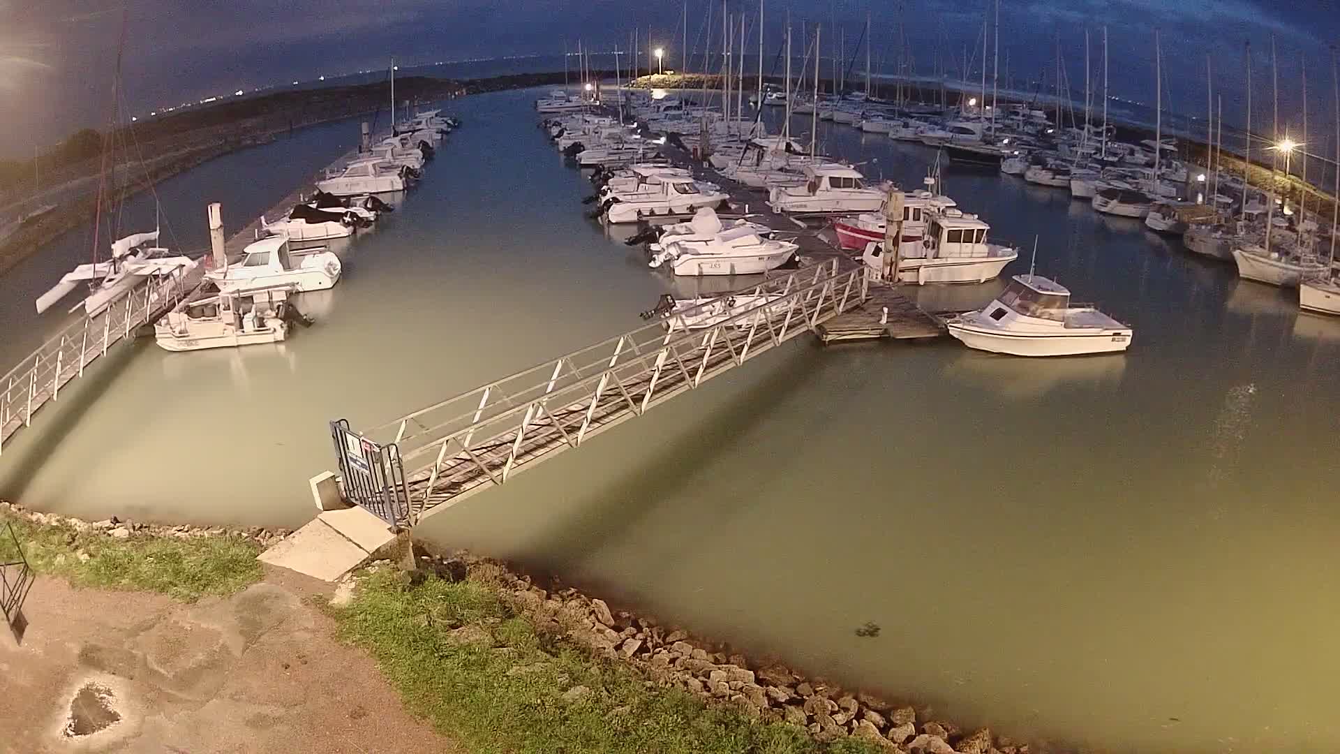 Oleron - Le Douhet Marine Live Cam - Rochefort, Charente-Maritime, Nouvelle-Aquitaine, France