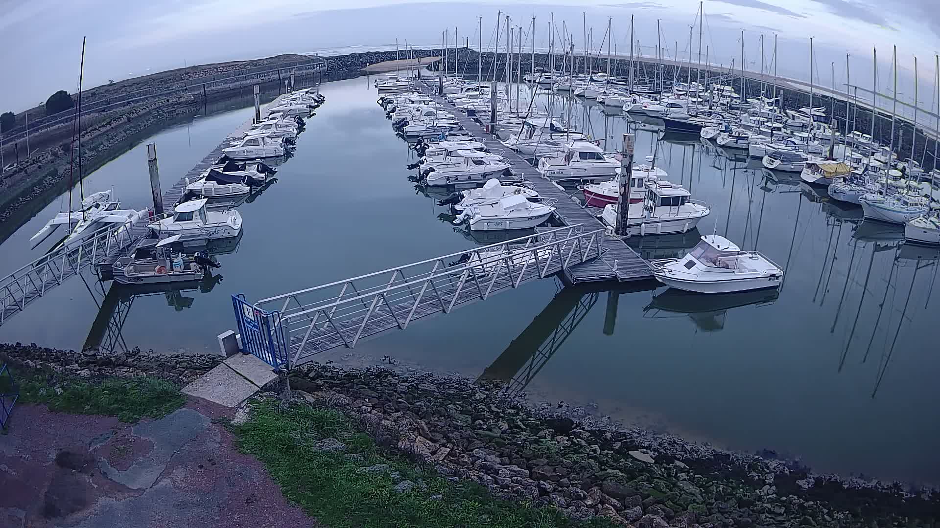 Oleron - Le Douhet Marine Live Cam - Rochefort, Charente-Maritime, Nouvelle-Aquitaine, France