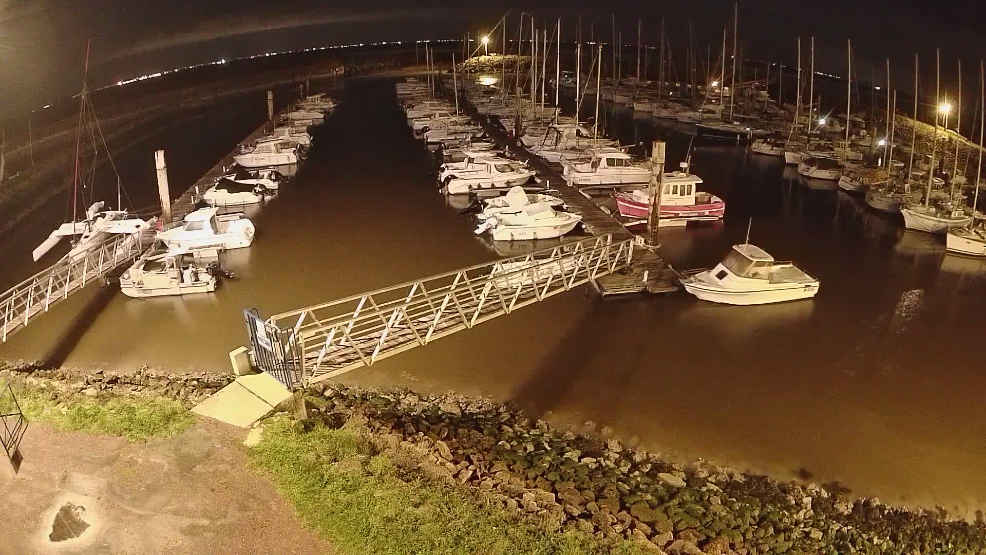 Oleron - Le Douhet Marine Live Cam - Rochefort, Charente-Maritime, Nouvelle-Aquitaine, France