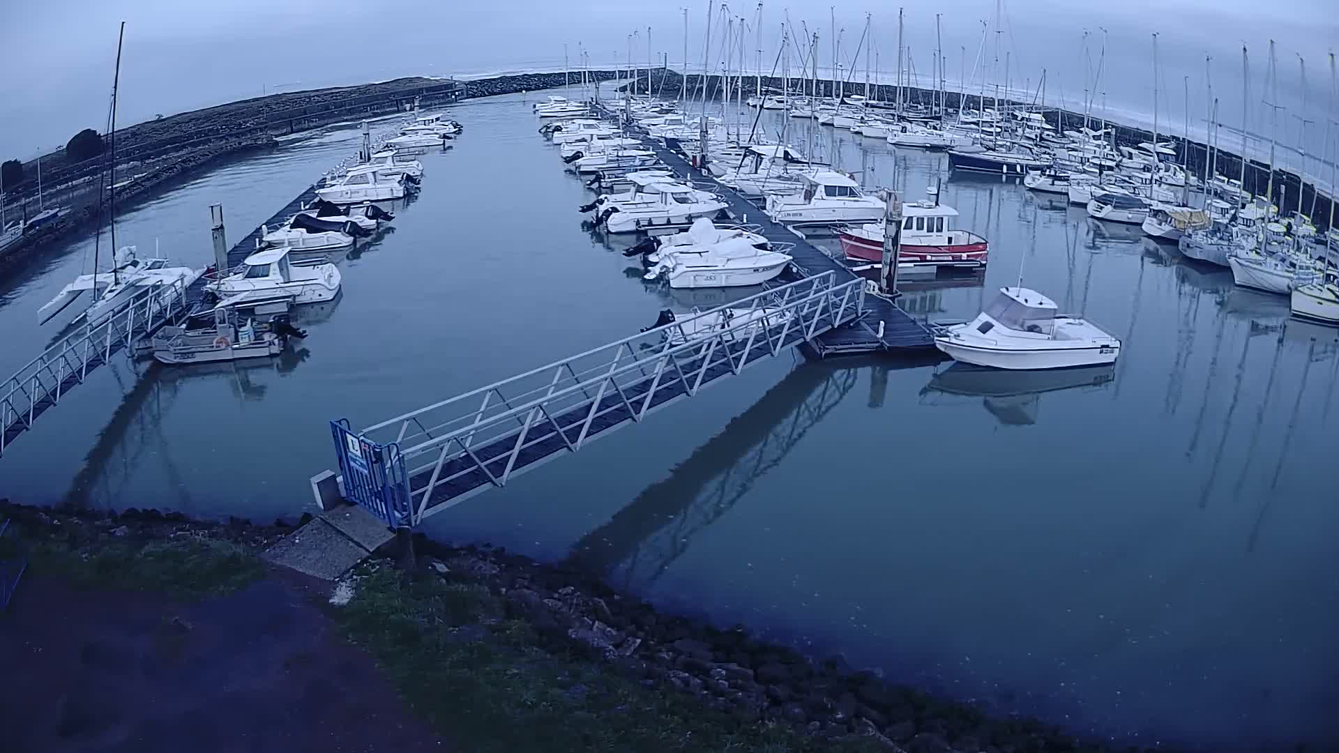 Oleron - Le Douhet Marine Live Cam - Rochefort, Charente-Maritime, Nouvelle-Aquitaine, France
