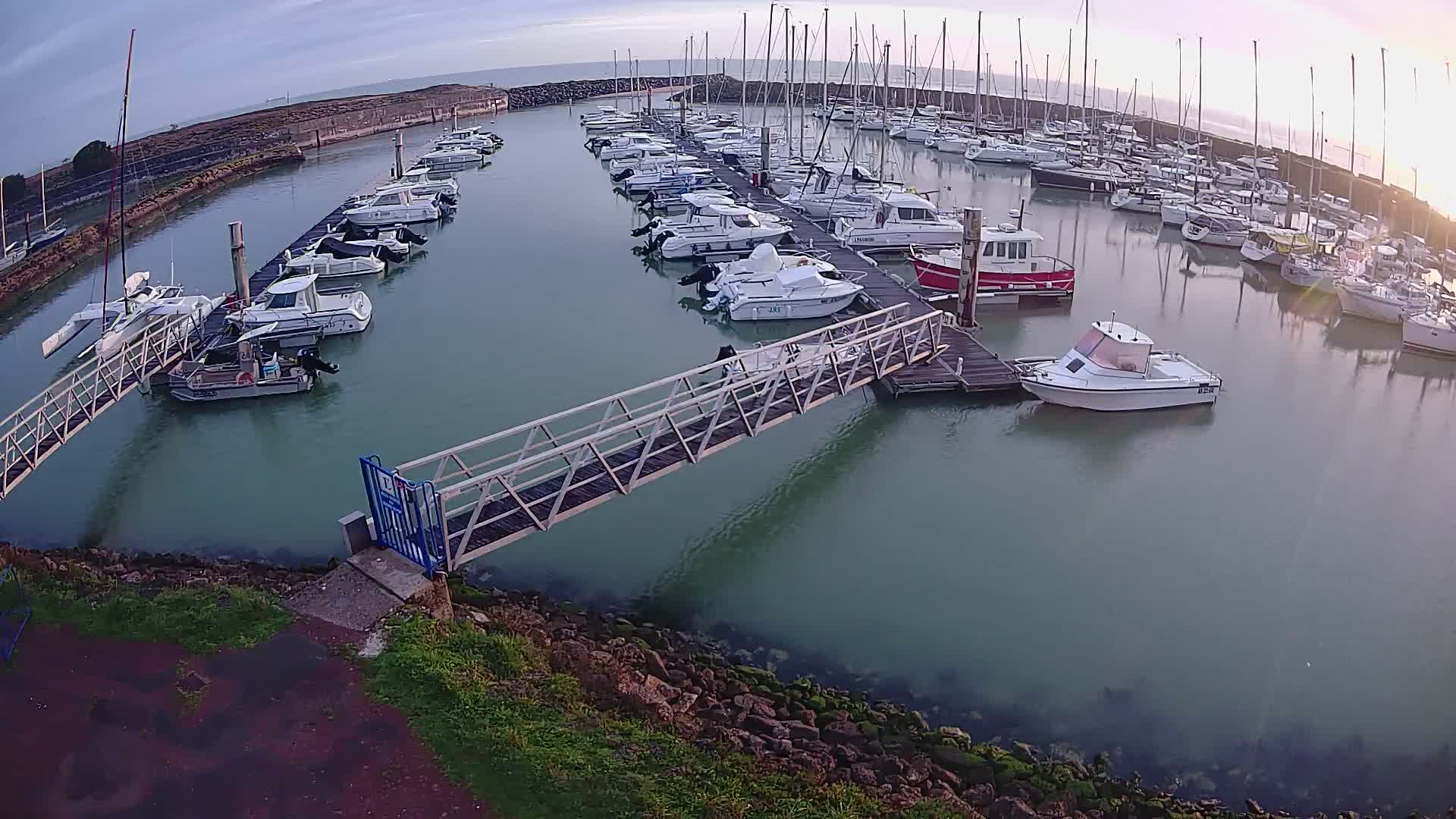 Oleron - Le Douhet Marine Live Cam - Rochefort, Charente-Maritime, Nouvelle-Aquitaine, France