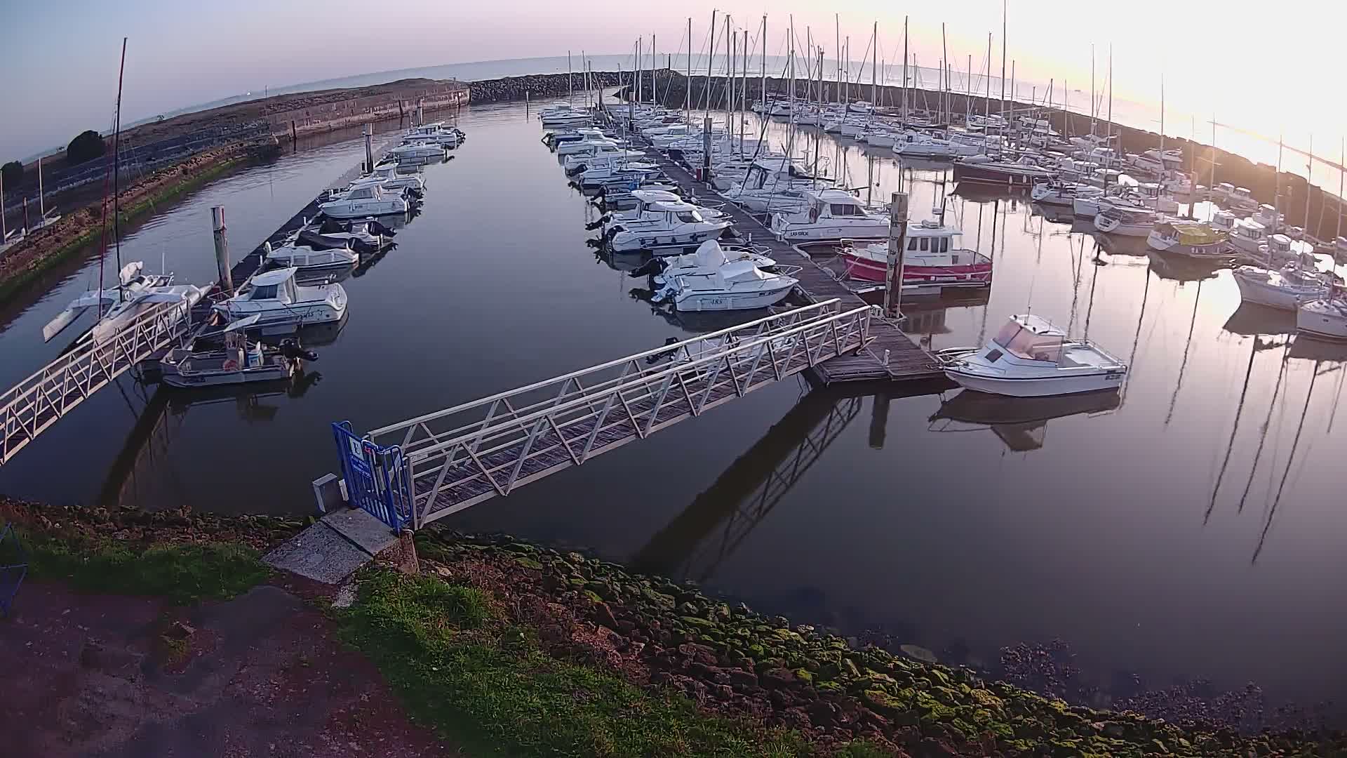 Oleron - Le Douhet Marine Live Cam - Rochefort, Charente-Maritime, Nouvelle-Aquitaine, France
