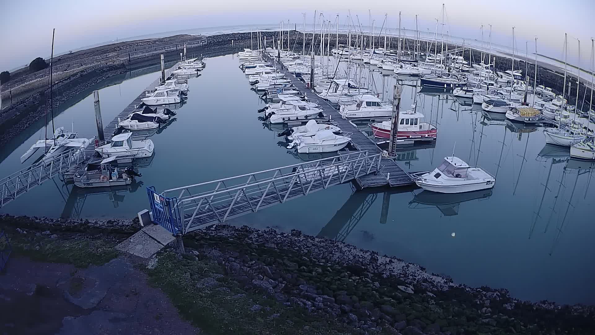 Oleron - Le Douhet Marine Live Cam - Rochefort, Charente-Maritime, Nouvelle-Aquitaine, France
