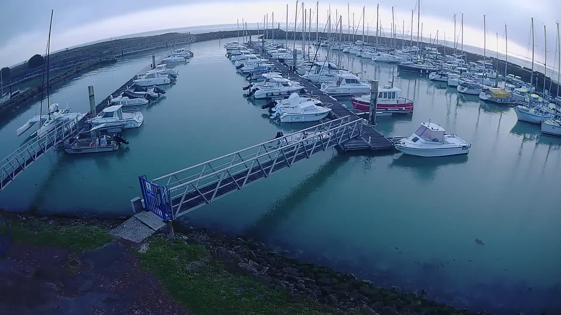 Oleron - Le Douhet Marine Live Cam - Rochefort, Charente-Maritime, Nouvelle-Aquitaine, France