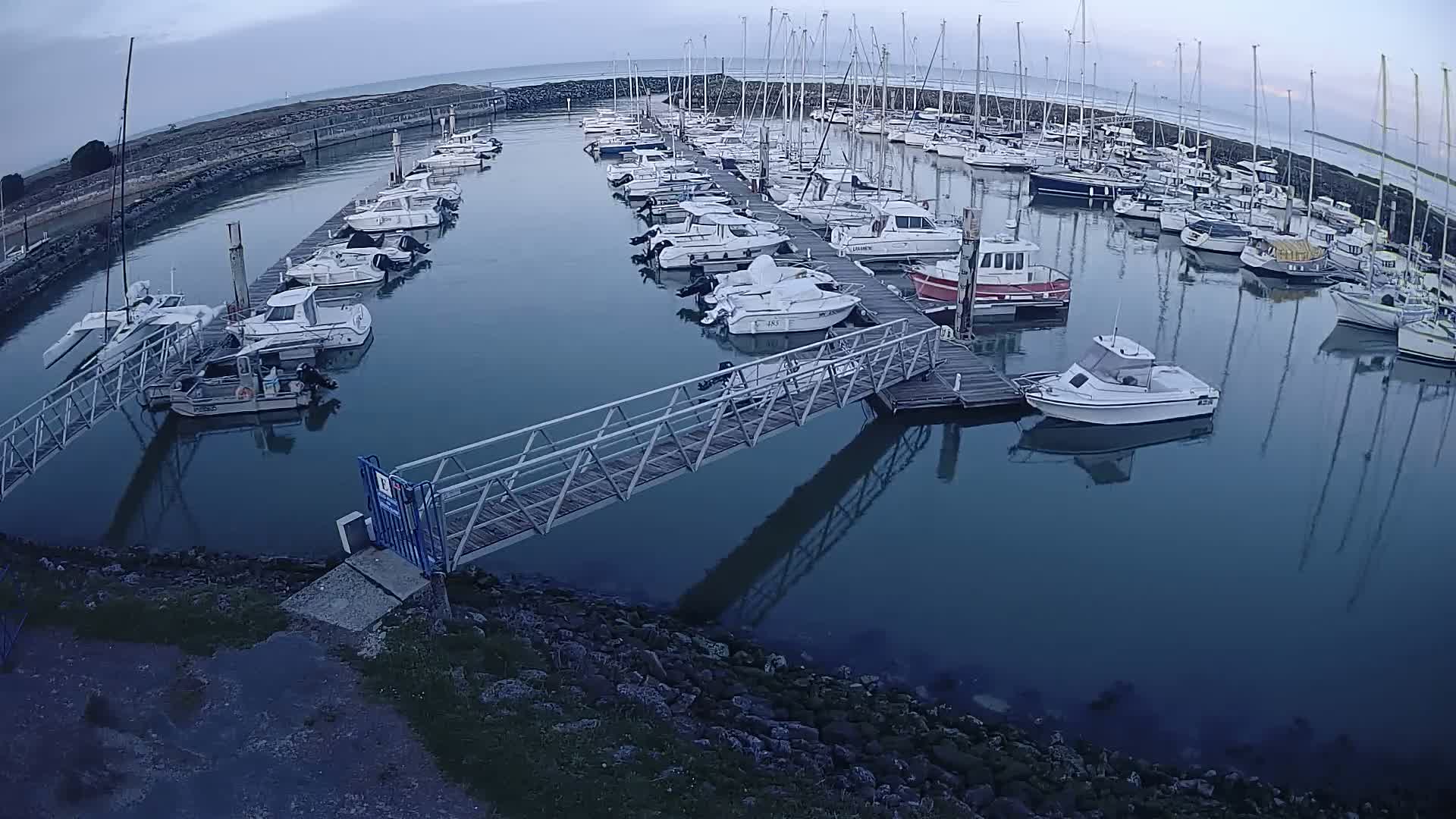 Oleron - Le Douhet Marine Live Cam - Rochefort, Charente-Maritime, Nouvelle-Aquitaine, France