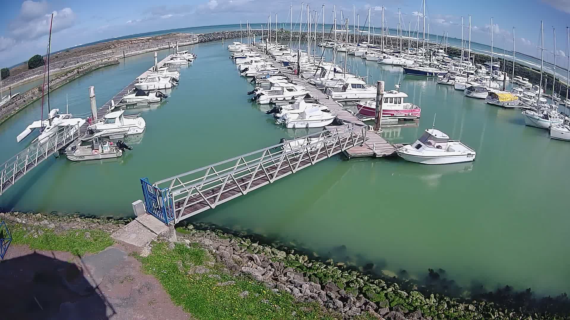 Oleron - Le Douhet Marine Live Cam - Rochefort, Charente-Maritime, Nouvelle-Aquitaine, France