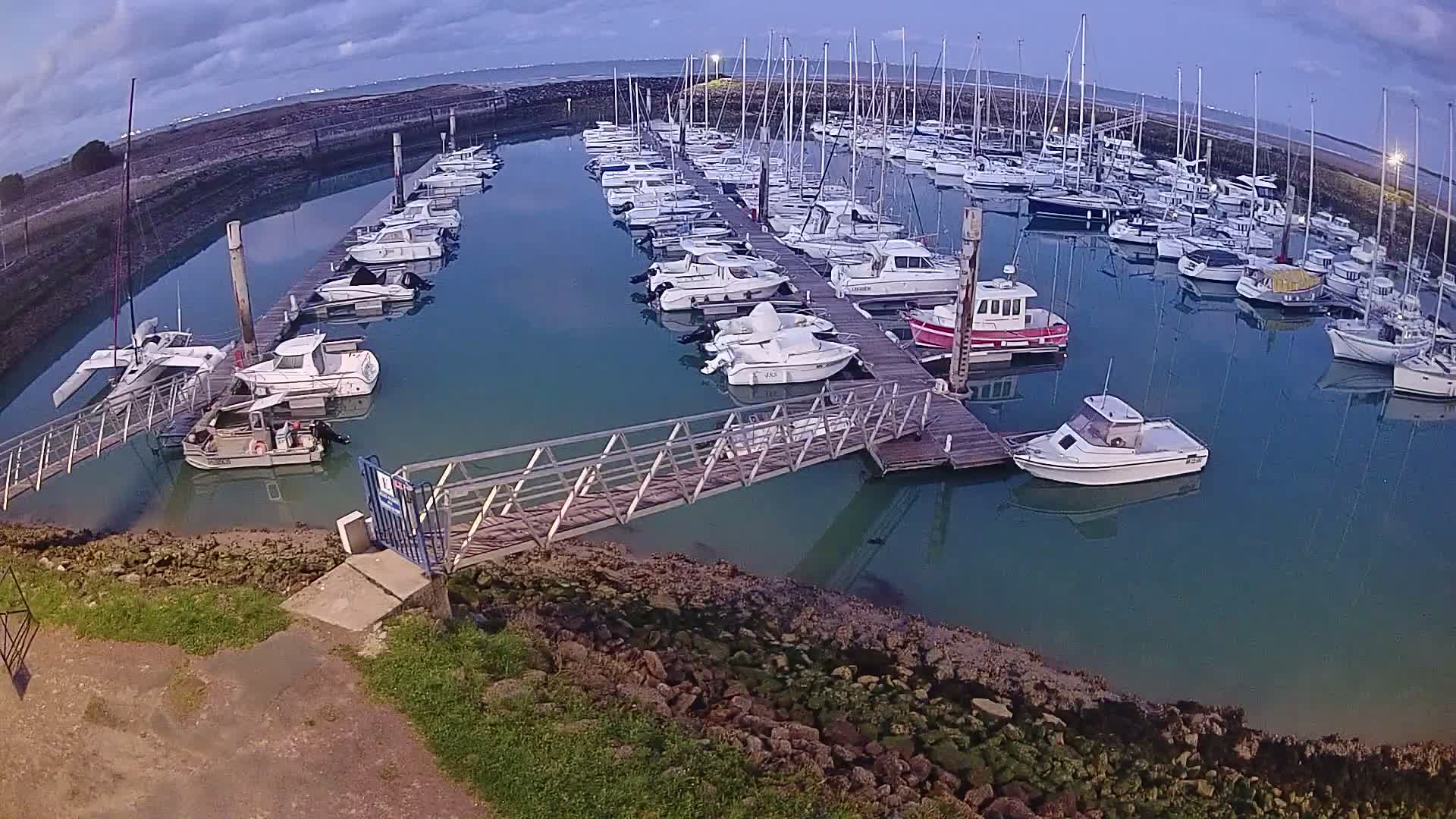 Oleron - Le Douhet Marine Live Cam - Rochefort, Charente-Maritime, Nouvelle-Aquitaine, France