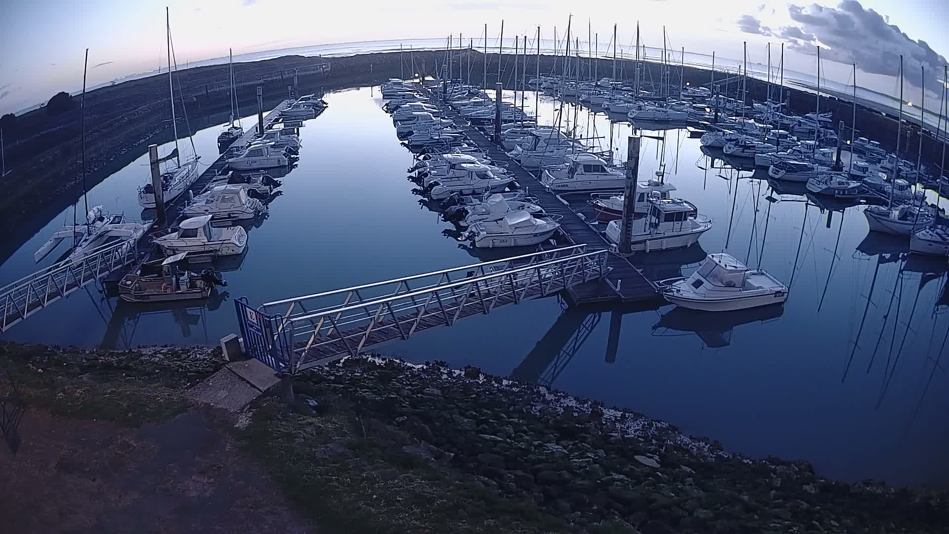 Oleron - Le Douhet Marine Live Cam - Rochefort, Charente-Maritime, Nouvelle-Aquitaine, France