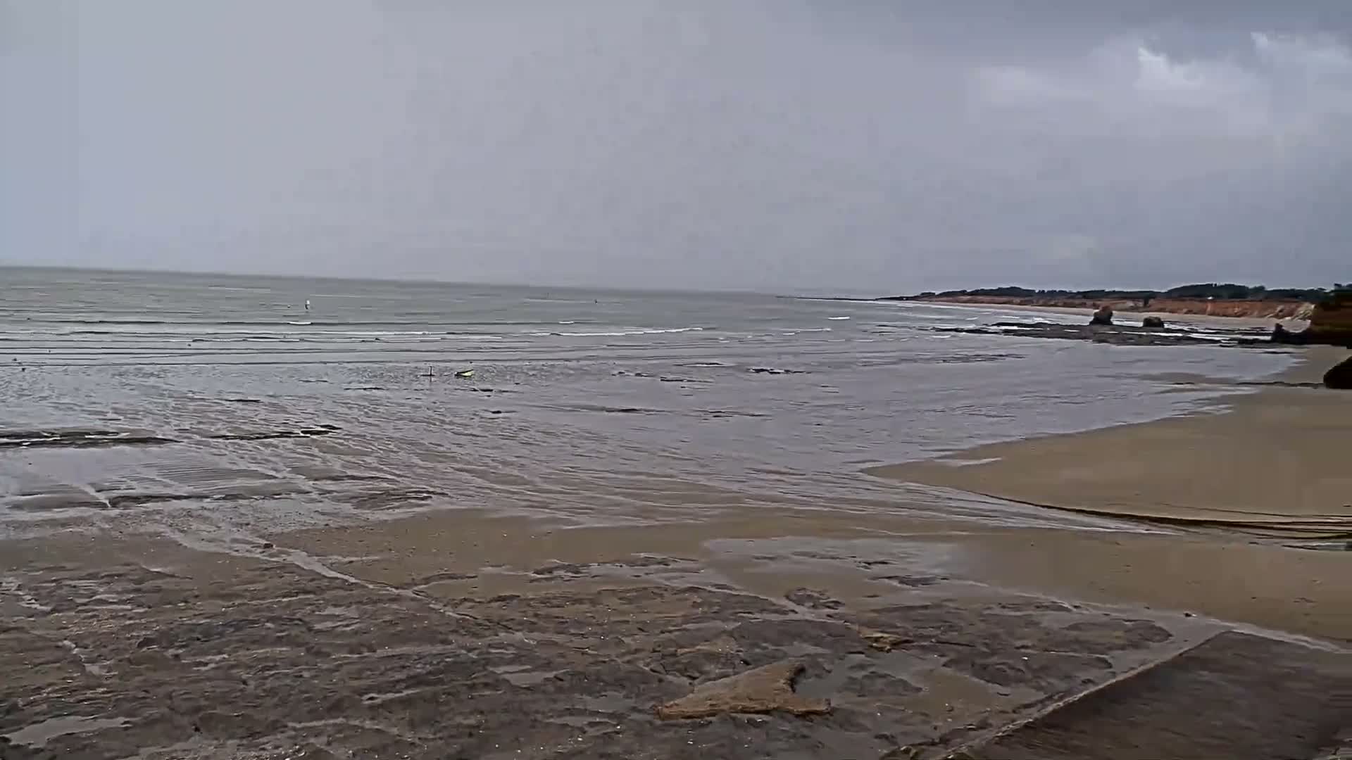 Pénestin, Plage de Betahon Beach Live Cam - Vannes, Morbihan, Bretagne, France