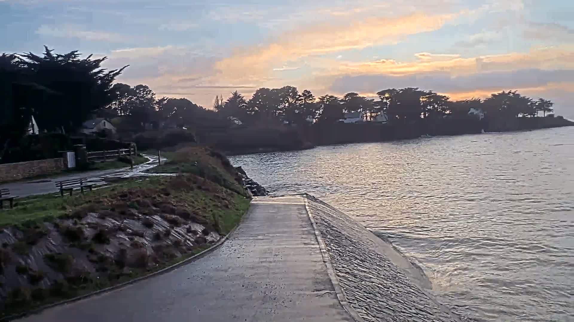 Pénestin, Plage de Betahon Beach Live Cam - Vannes, Morbihan, Bretagne, France