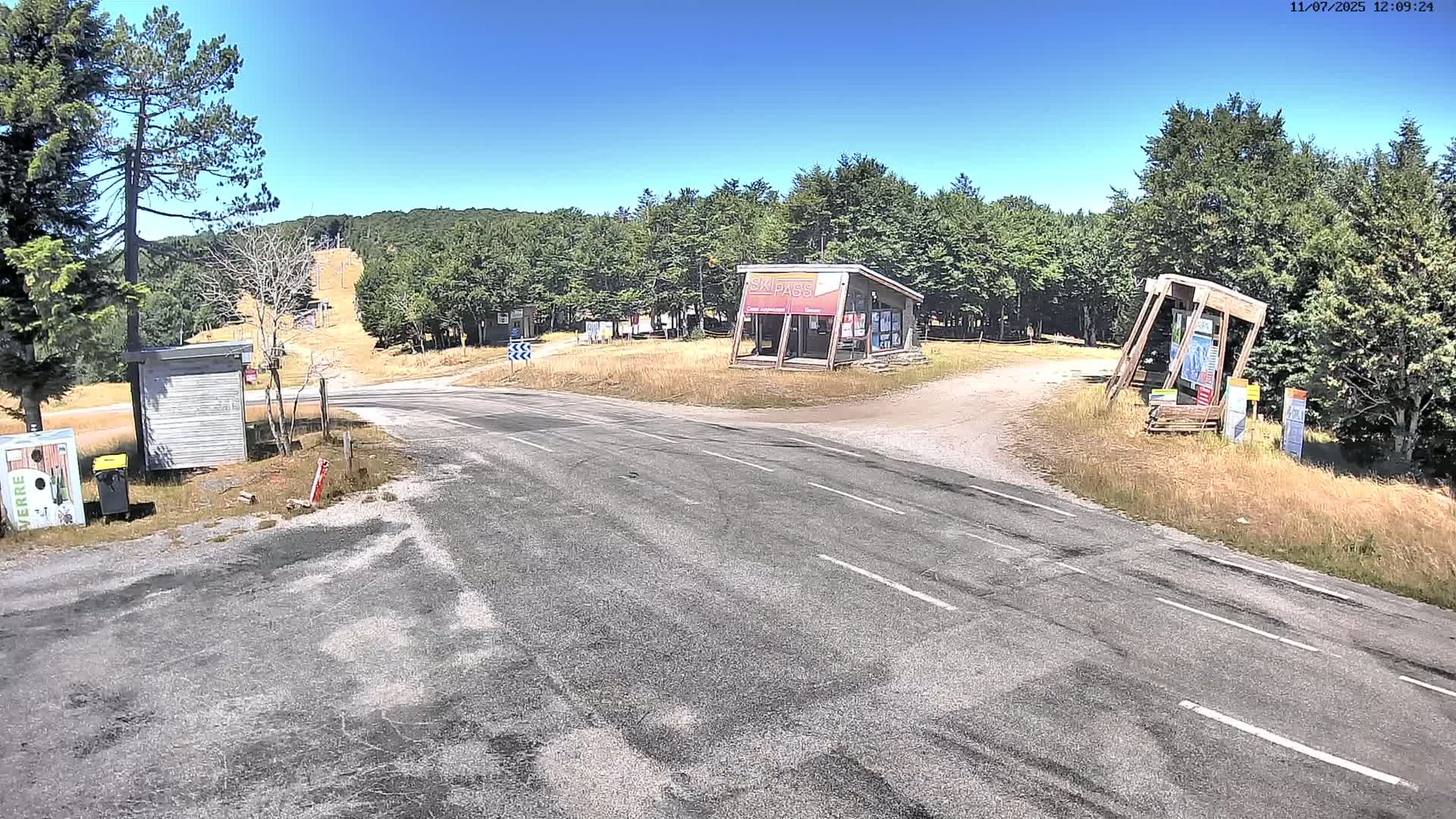 Val-d'Aigoual, l'Aigoual Mount , Station de Prat Peyrot 1 Live Cam - Le Vigan, Gard, Occitanie, France