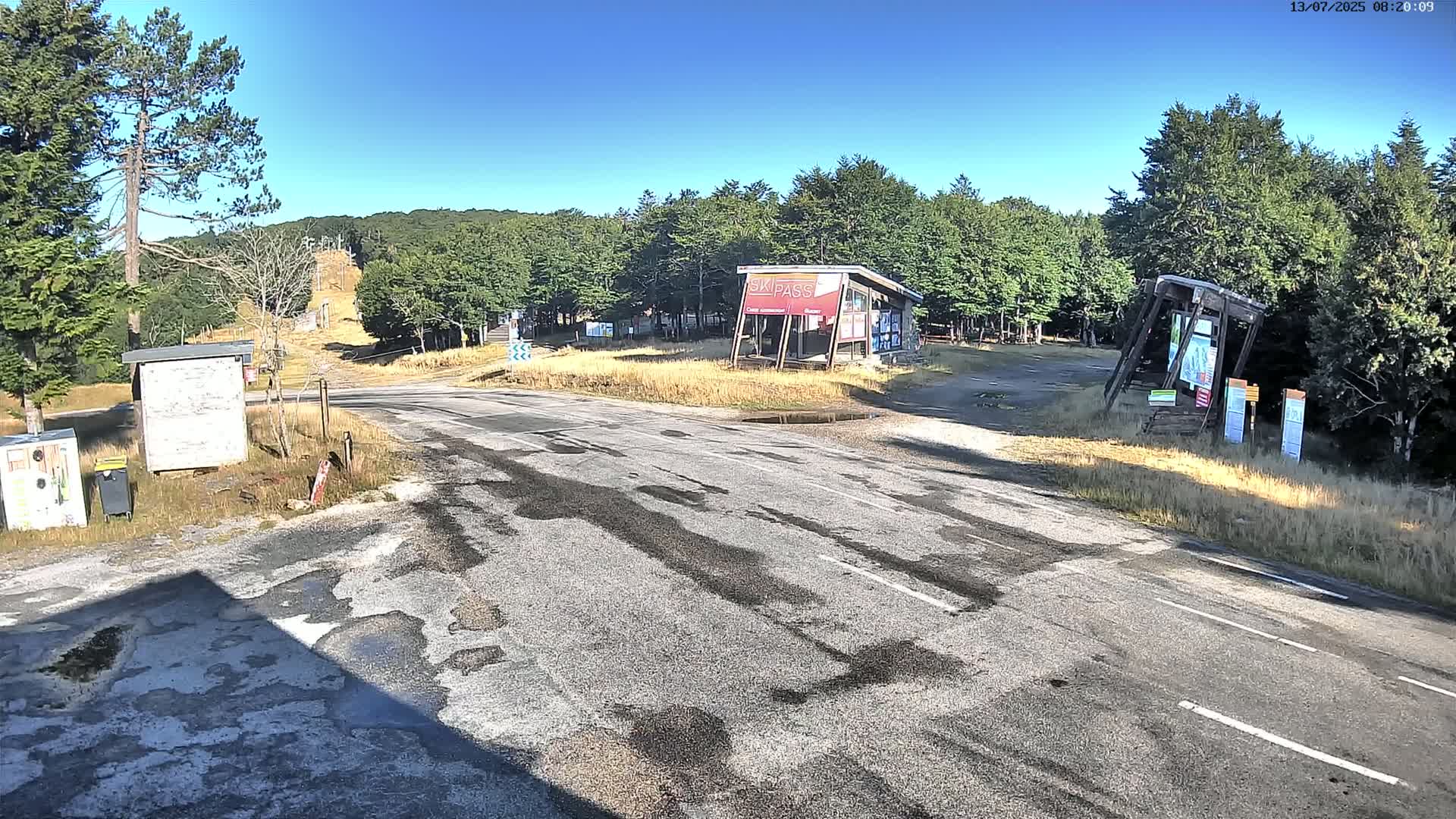 Val-d'Aigoual, l'Aigoual Mount , Station de Prat Peyrot 1 Live Cam - Le Vigan, Gard, Occitanie, France