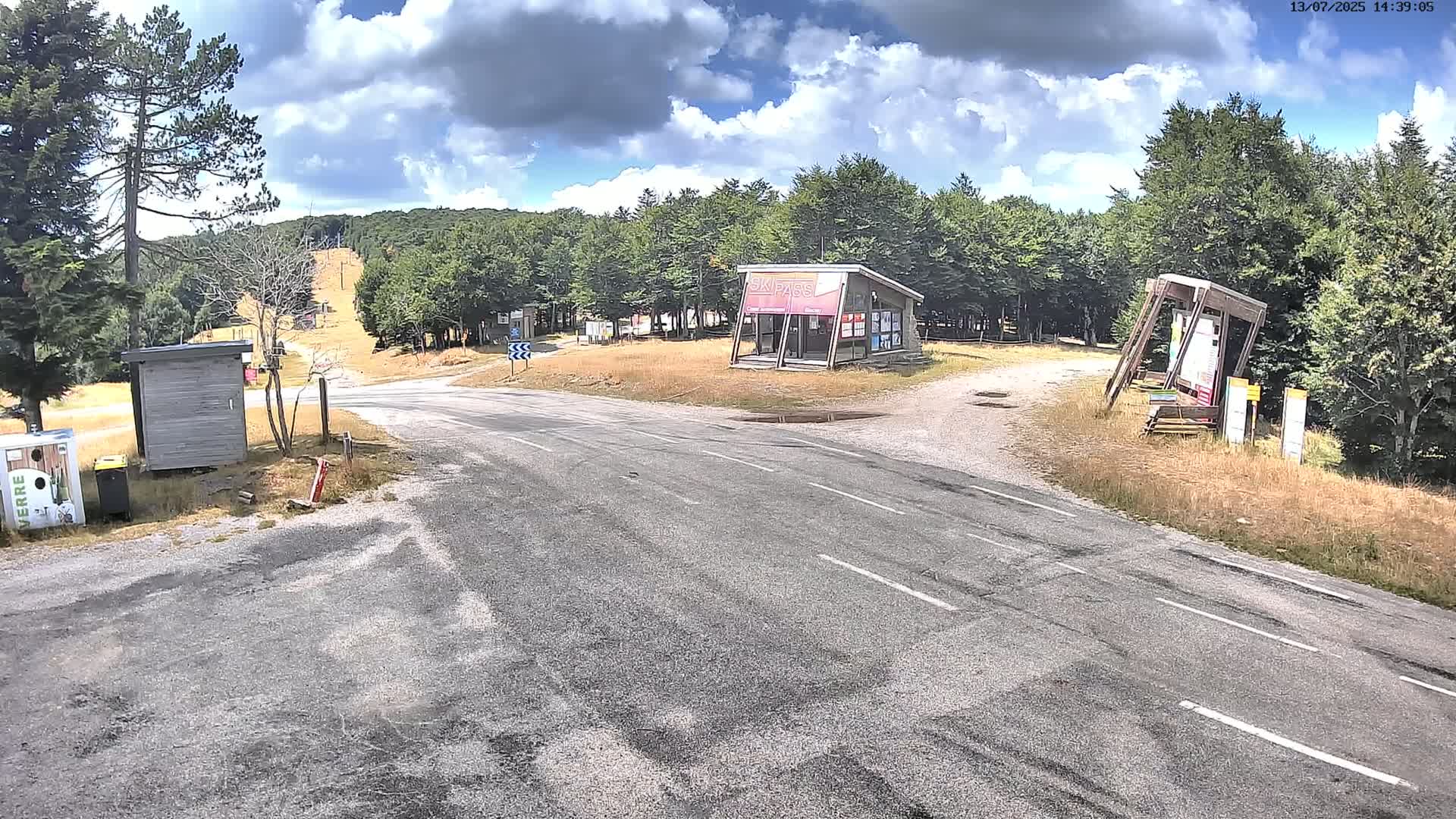 Val-d'Aigoual, l'Aigoual Mount , Station de Prat Peyrot 1 Live Cam - Le Vigan, Gard, Occitanie, France