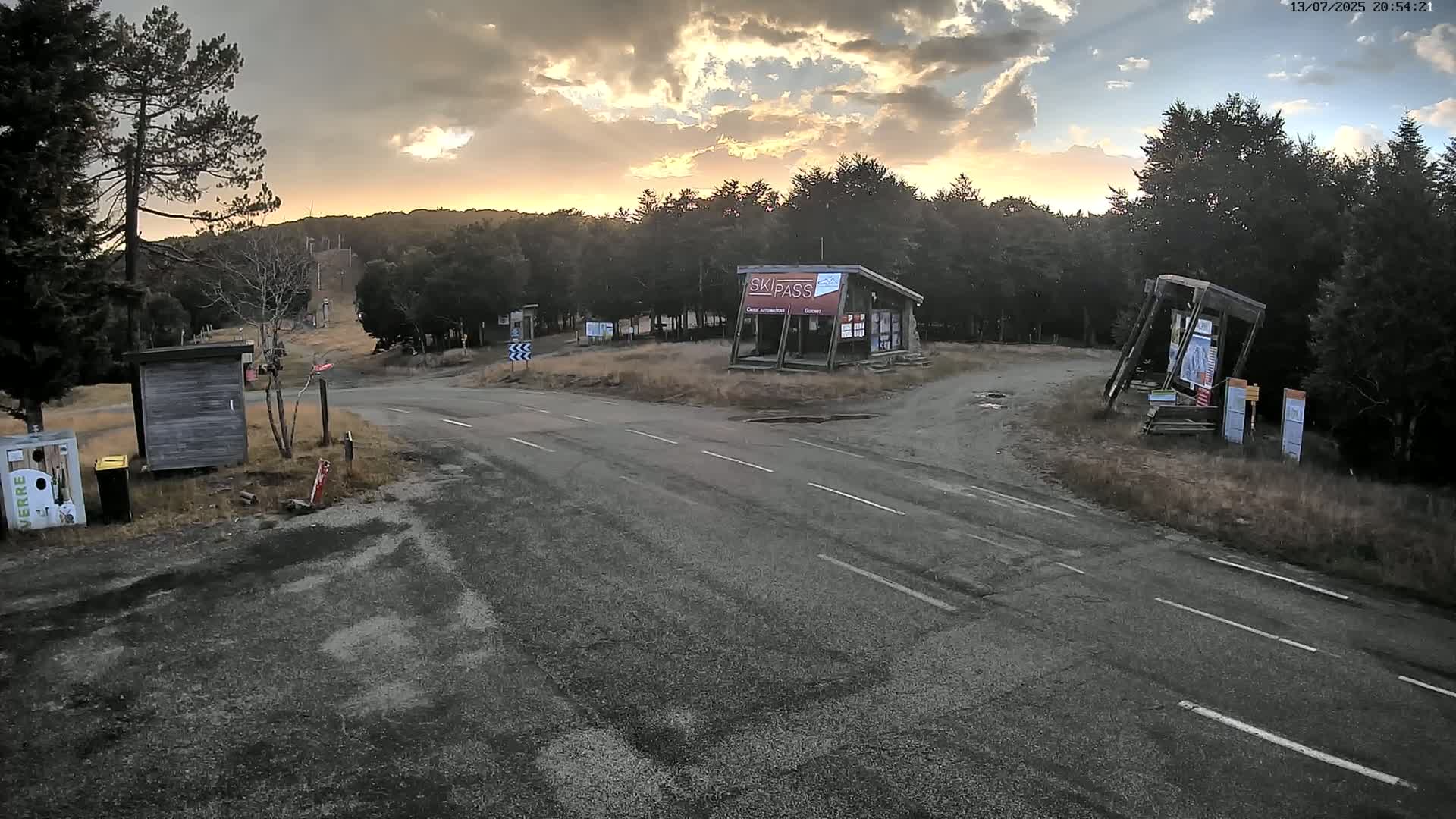 Val-d'Aigoual, l'Aigoual Mount , Station de Prat Peyrot 1 Live Cam - Le Vigan, Gard, Occitanie, France