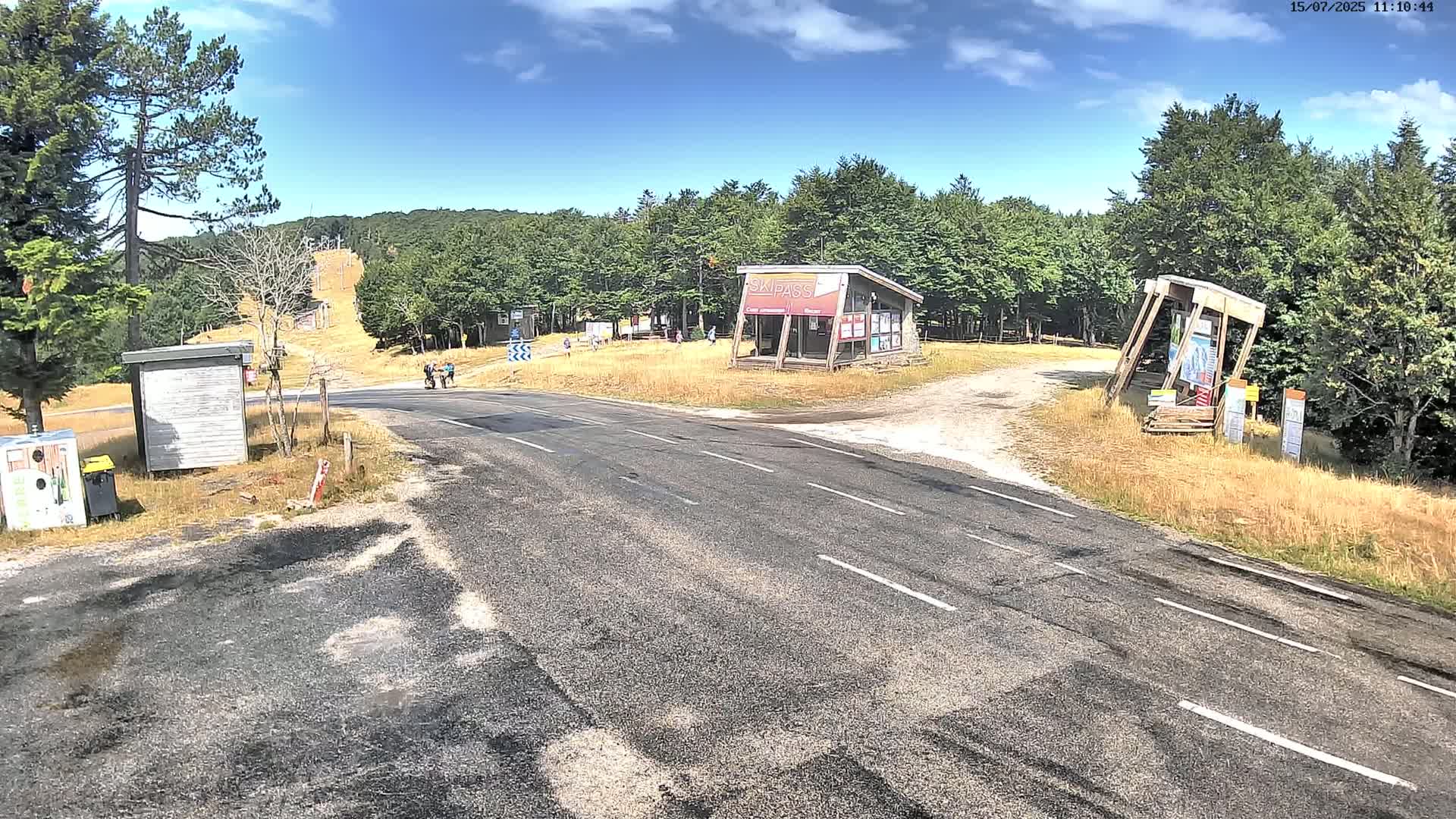 Val-d'Aigoual, l'Aigoual Mount , Station de Prat Peyrot 1 Live Cam - Le Vigan, Gard, Occitanie, France
