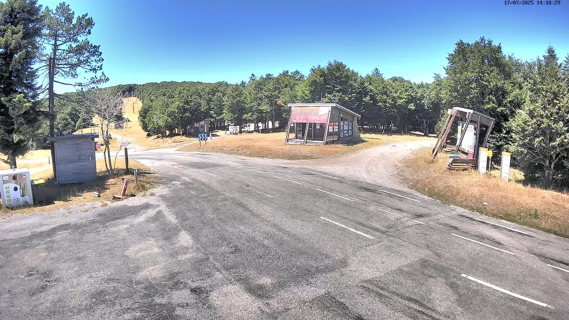 Val-d'Aigoual, l'Aigoual Mount , Station de Prat Peyrot 1 Live Cam - Le Vigan, Gard, Occitanie, France