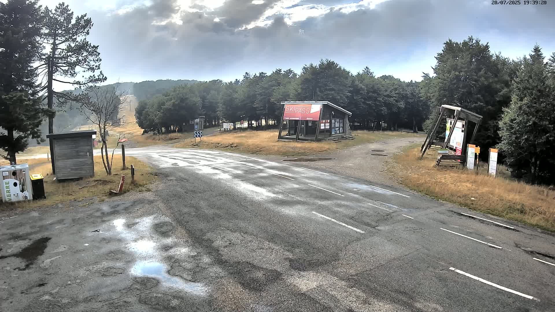 Val-d'Aigoual, l'Aigoual Mount , Station de Prat Peyrot 1 Live Cam - Le Vigan, Gard, Occitanie, France