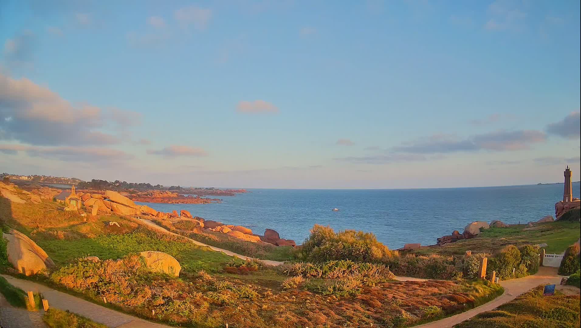 Perros-Guirec - Le Sentier des Douaniers Trekking( The Custom Path ) Live Cam -  Lannion, Cotes-d'Armor, Bretagne, France