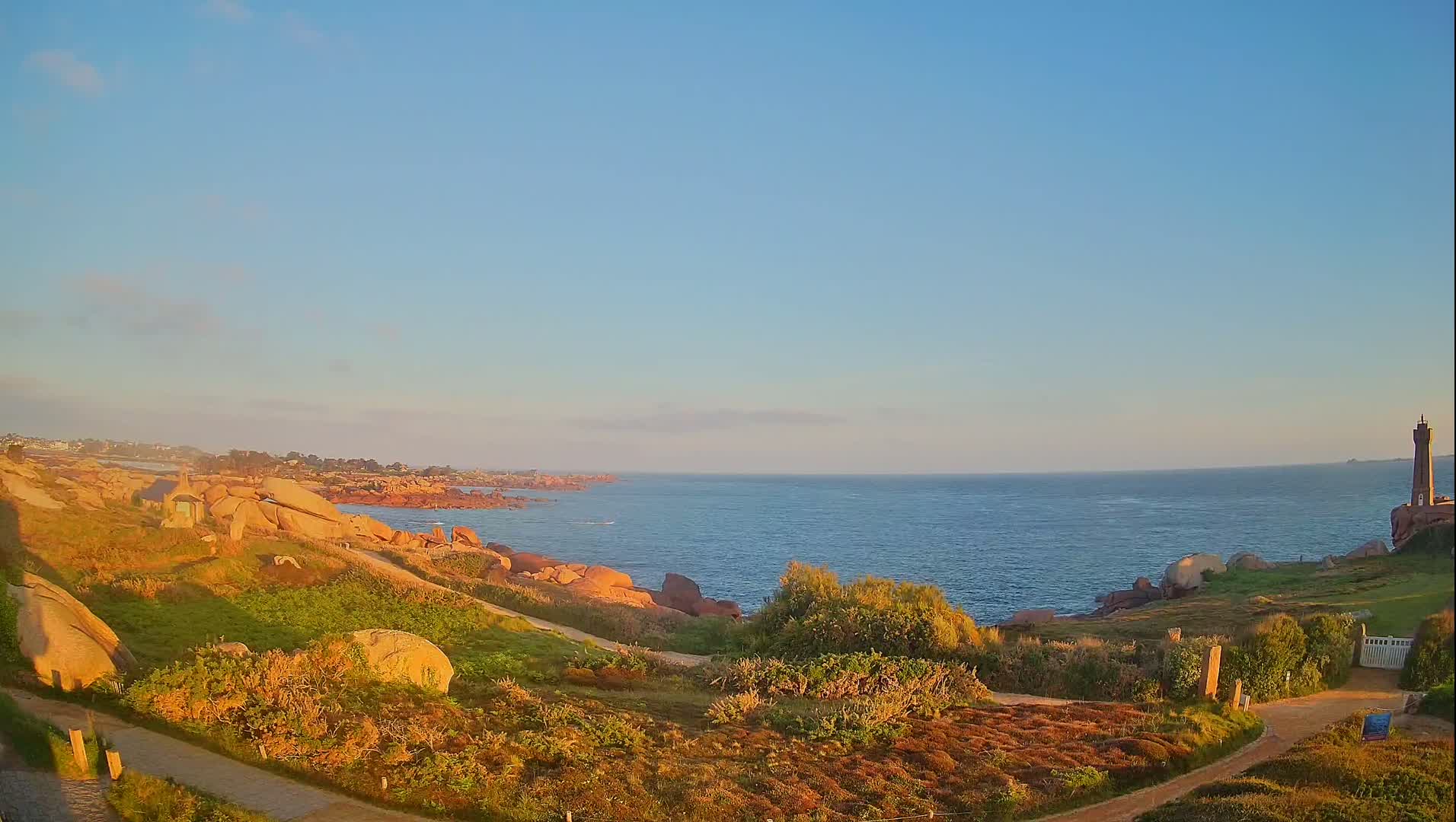 Perros-Guirec - Le Sentier des Douaniers Trekking( The Custom Path ) Live Cam -  Lannion, Cotes-d'Armor, Bretagne, France