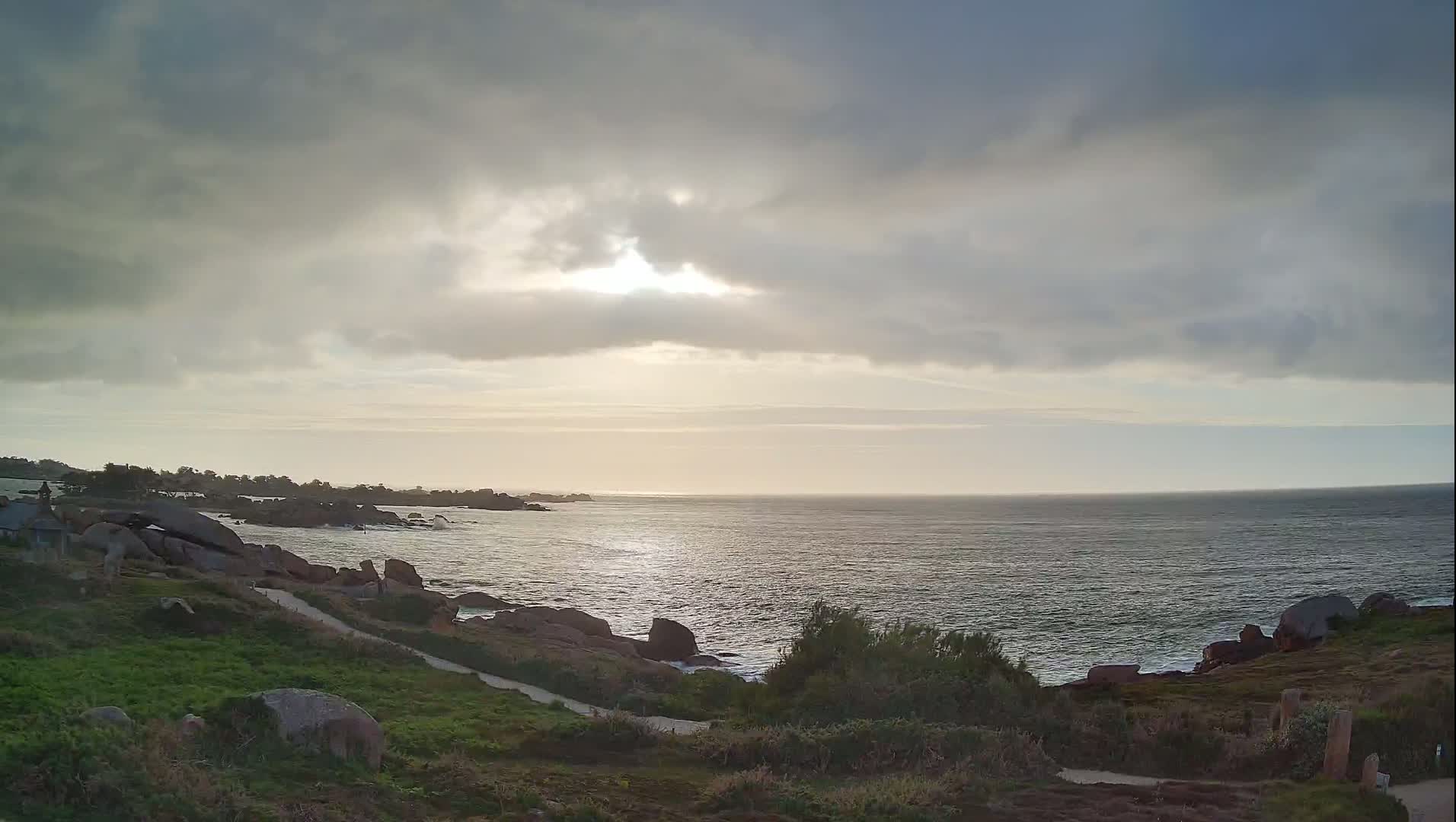 Perros-Guirec - Le Sentier des Douaniers Trekking( The Custom Path ) Live Cam -  Lannion, Cotes-d'Armor, Bretagne, France