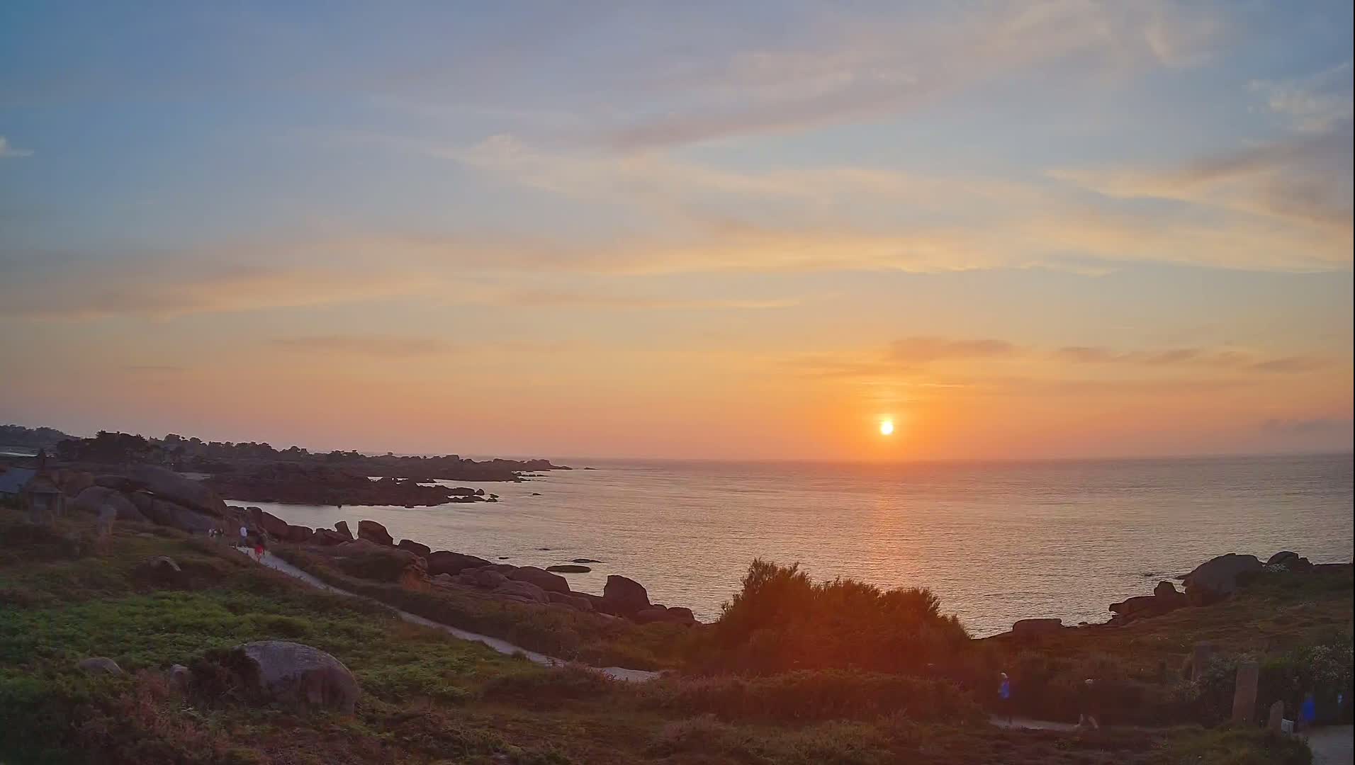 Perros-Guirec - Le Sentier des Douaniers Trekking( The Custom Path ) Live Cam -  Lannion, Cotes-d'Armor, Bretagne, France