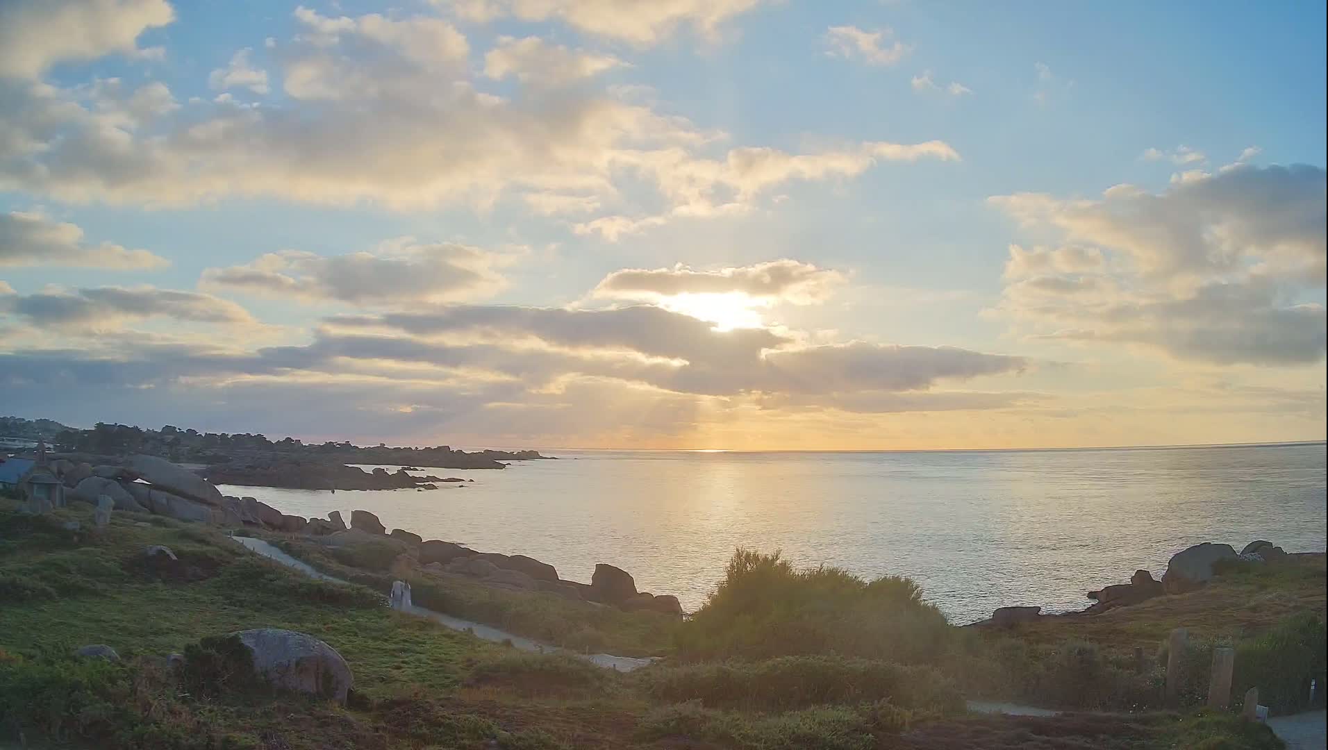 Perros-Guirec - Le Sentier des Douaniers Trekking( The Custom Path ) Live Cam -  Lannion, Cotes-d'Armor, Bretagne, France