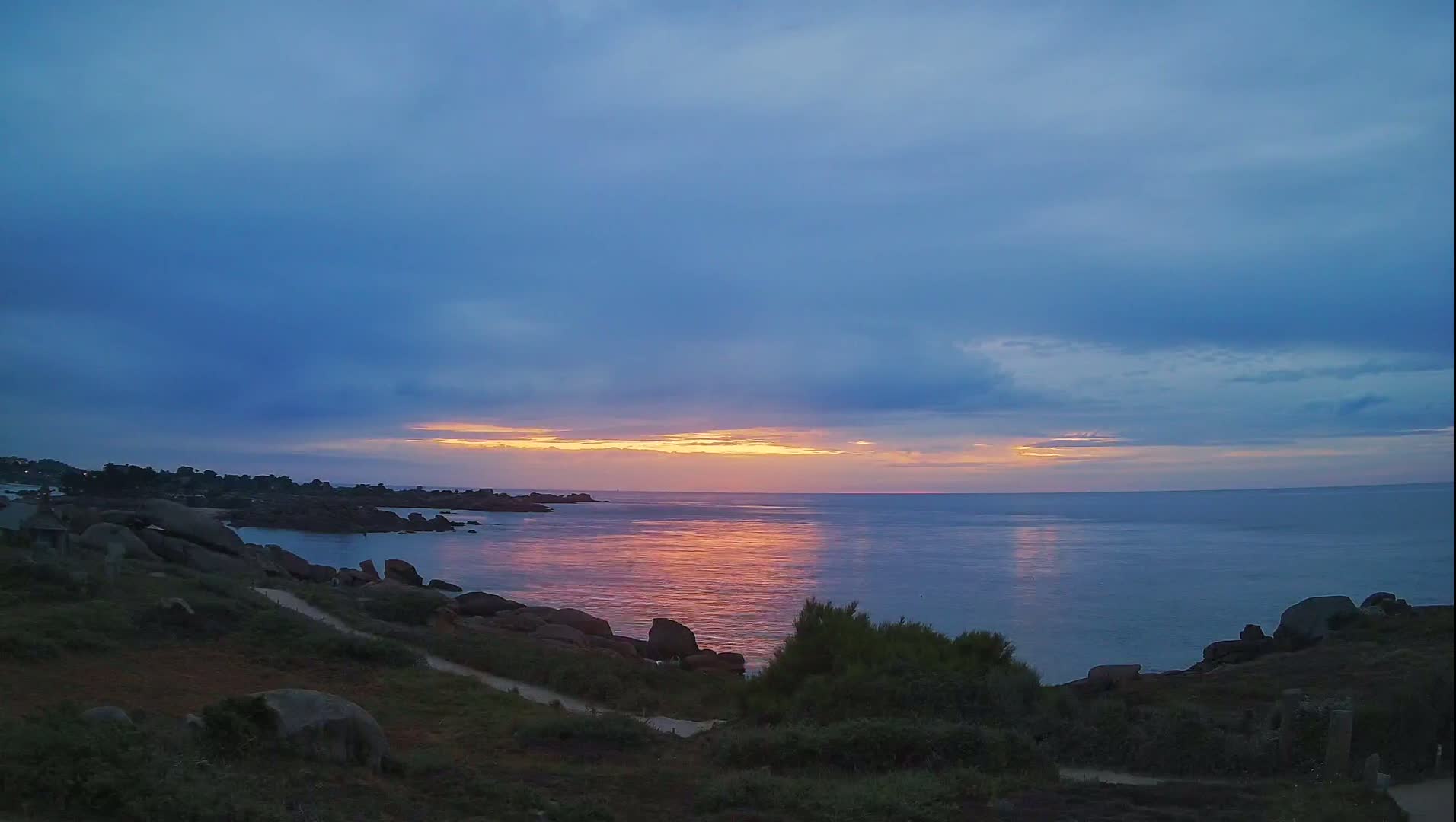 Perros-Guirec - Le Sentier des Douaniers Trekking( The Custom Path ) Live Cam -  Lannion, Cotes-d'Armor, Bretagne, France