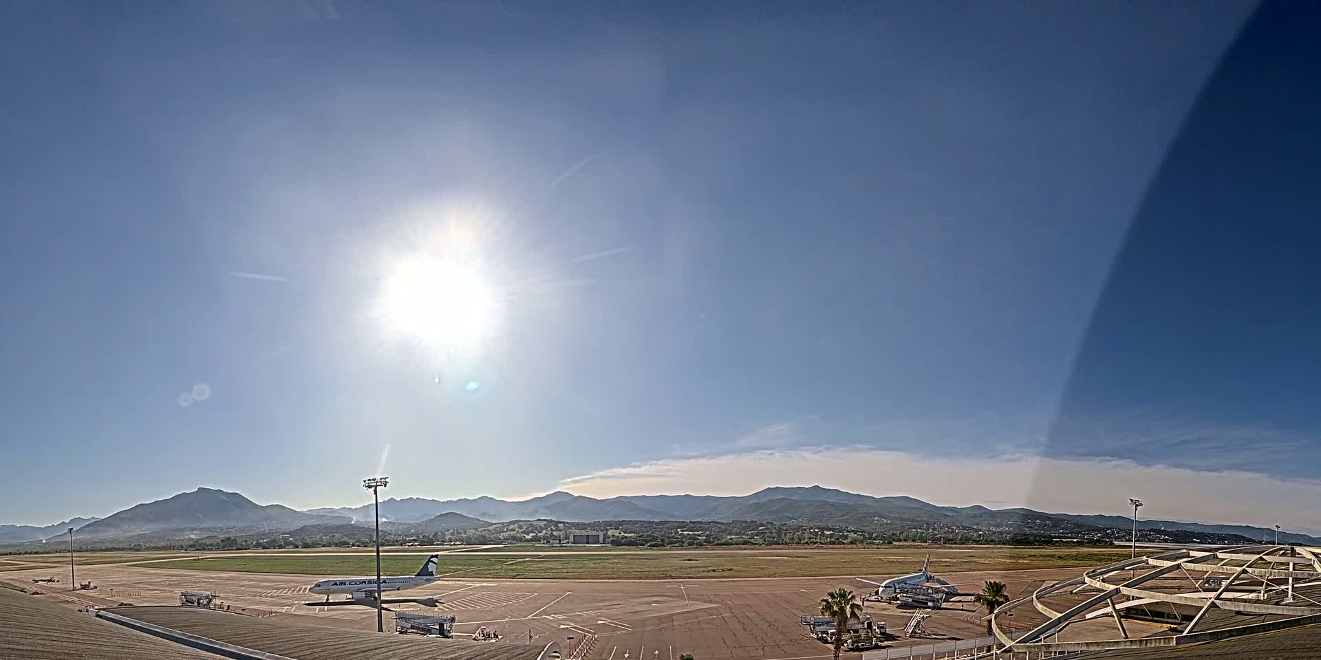 Aéroport Ajaccio Napoleon Bonaparte Airport Live Cam  AJA/LFKJ-  Ajaccio, Corse-du-Sud, Corse , France
