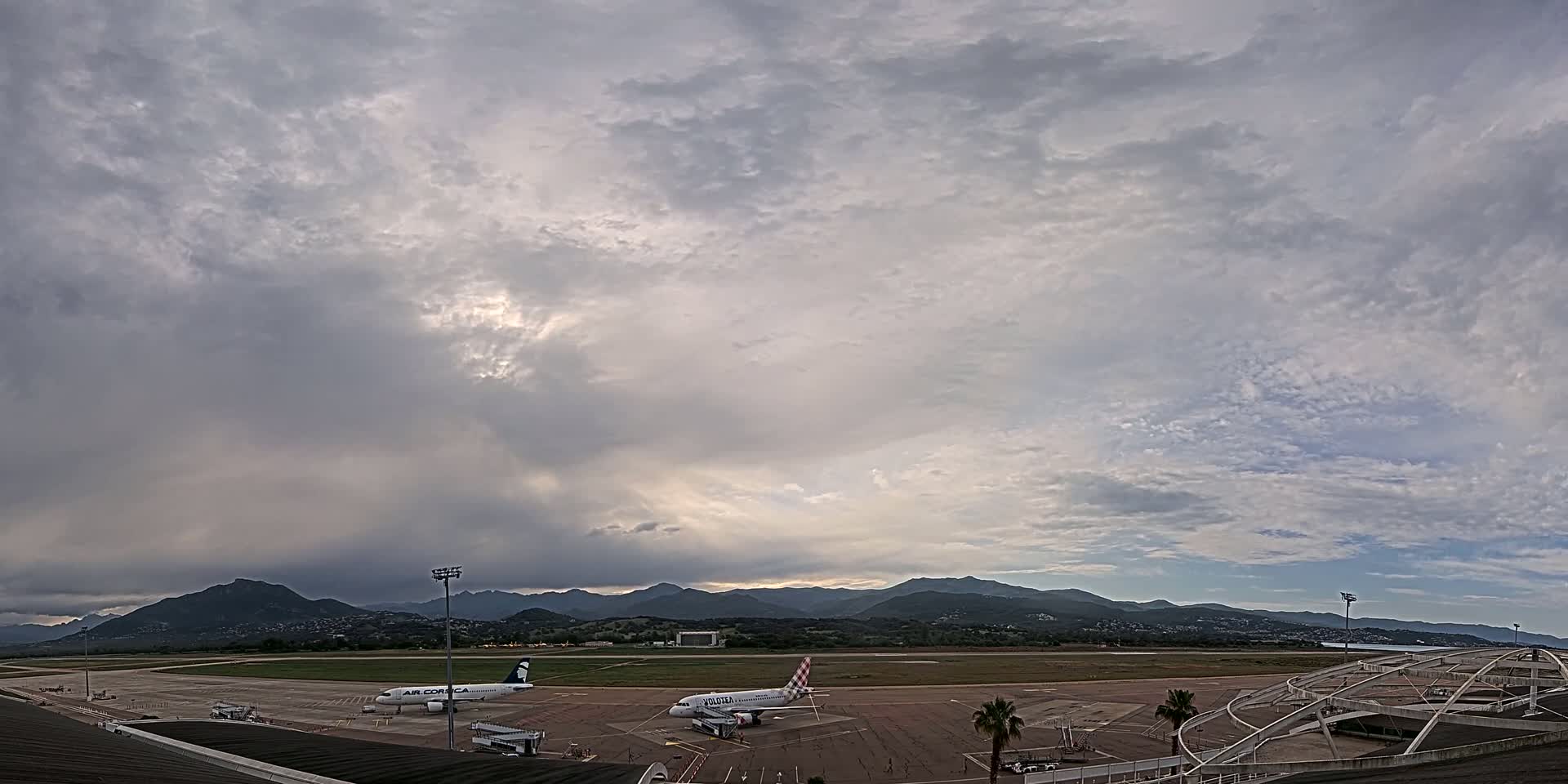 Aéroport Ajaccio Napoleon Bonaparte Airport Live Cam  AJA/LFKJ-  Ajaccio, Corse-du-Sud, Corse , France