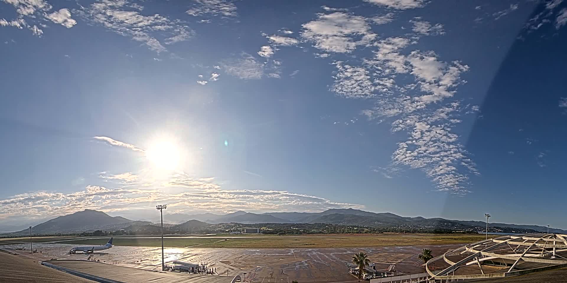 Aéroport Ajaccio Napoleon Bonaparte Airport Live Cam  AJA/LFKJ-  Ajaccio, Corse-du-Sud, Corse , France
