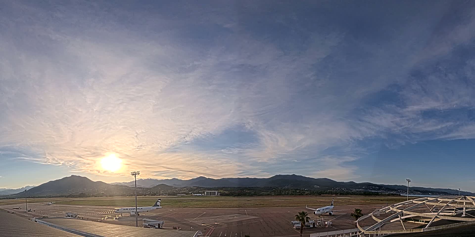 Aéroport Ajaccio Napoleon Bonaparte Airport Live Cam  AJA/LFKJ-  Ajaccio, Corse-du-Sud, Corse , France