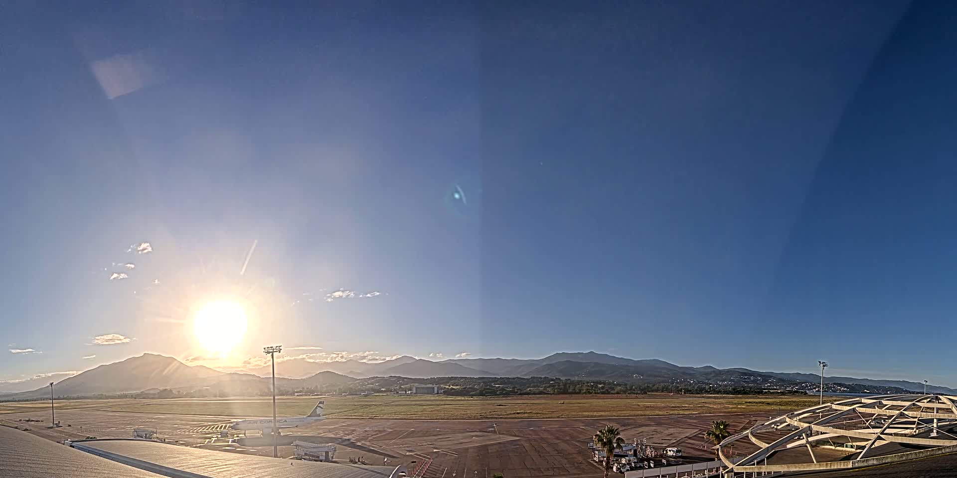 Aéroport Ajaccio Napoleon Bonaparte Airport Live Cam  AJA/LFKJ-  Ajaccio, Corse-du-Sud, Corse , France