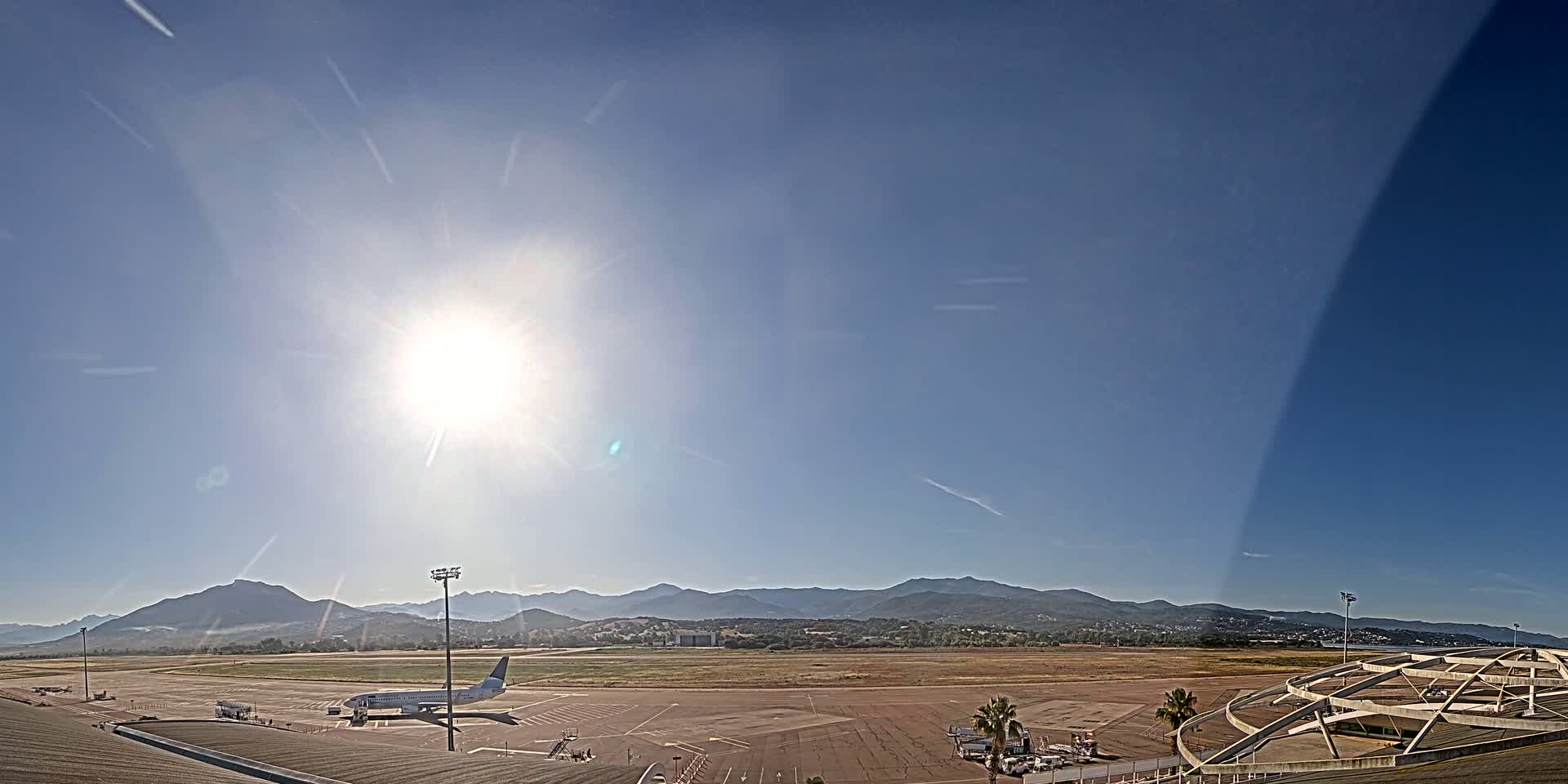 Aéroport Ajaccio Napoleon Bonaparte Airport Live Cam  AJA/LFKJ-  Ajaccio, Corse-du-Sud, Corse , France