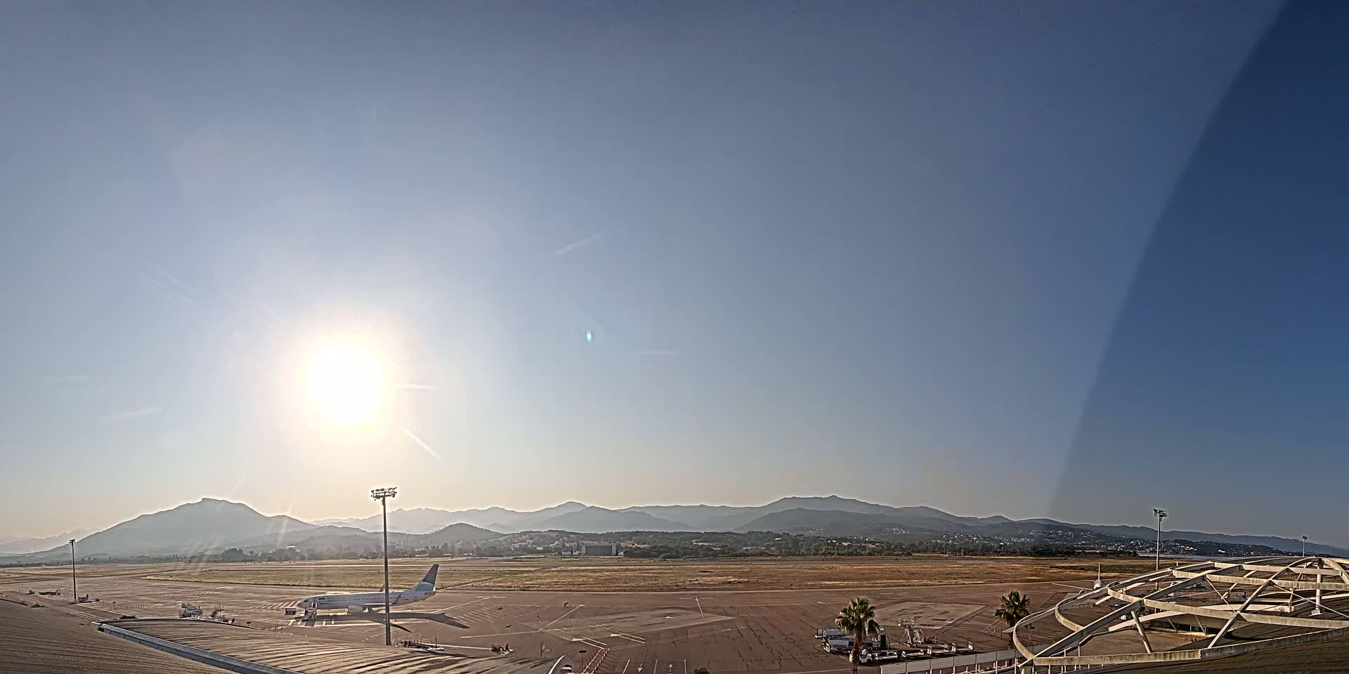 Aéroport Ajaccio Napoleon Bonaparte Airport Live Cam  AJA/LFKJ-  Ajaccio, Corse-du-Sud, Corse , France