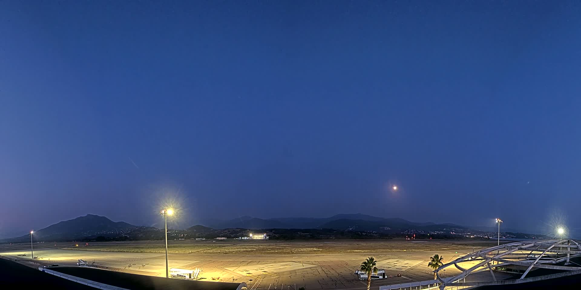 Aéroport Ajaccio Napoleon Bonaparte Airport Live Cam  AJA/LFKJ-  Ajaccio, Corse-du-Sud, Corse , France