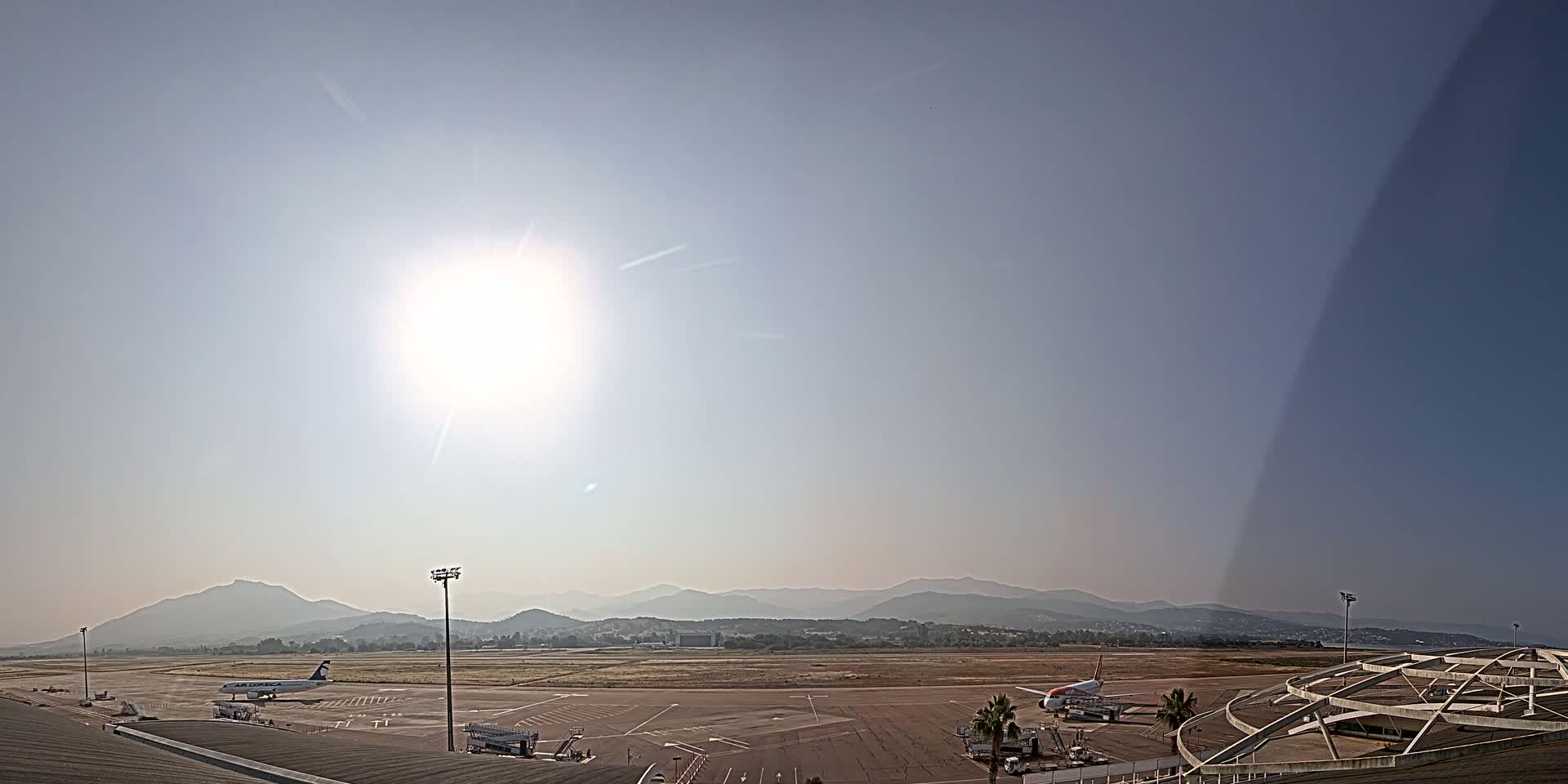 Aéroport Ajaccio Napoleon Bonaparte Airport Live Cam  AJA/LFKJ-  Ajaccio, Corse-du-Sud, Corse , France