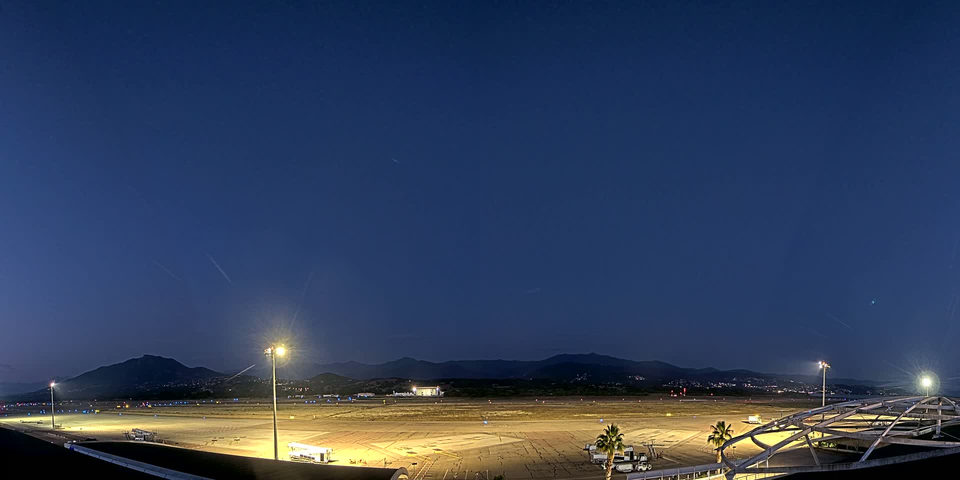 Aéroport Ajaccio Napoleon Bonaparte Airport Live Cam  AJA/LFKJ-  Ajaccio, Corse-du-Sud, Corse , France