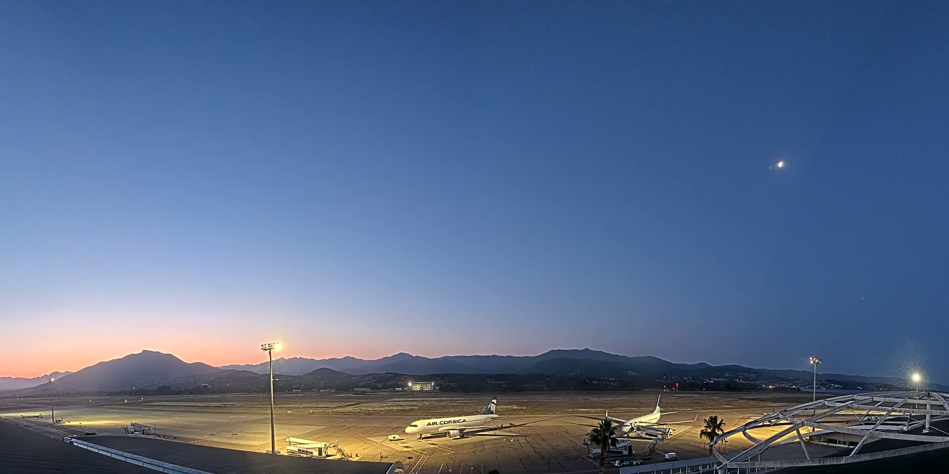 Aéroport Ajaccio Napoleon Bonaparte Airport Live Cam  AJA/LFKJ-  Ajaccio, Corse-du-Sud, Corse , France