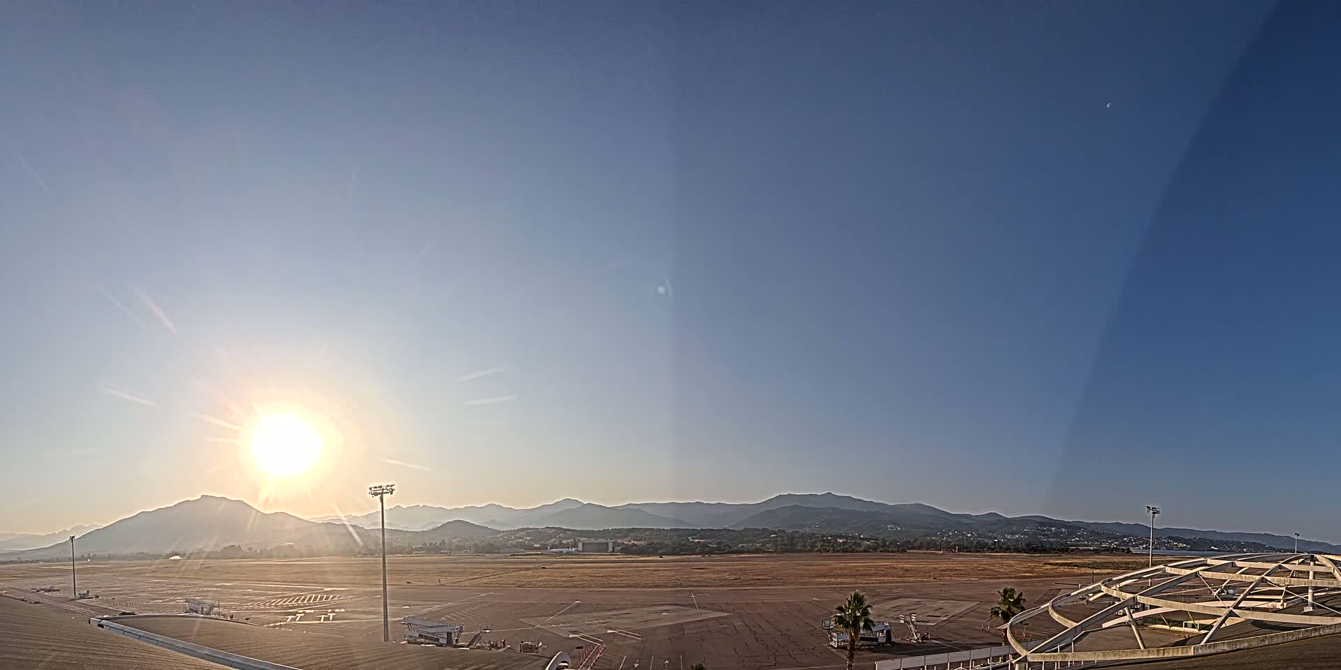 Aéroport Ajaccio Napoleon Bonaparte Airport Live Cam  AJA/LFKJ-  Ajaccio, Corse-du-Sud, Corse , France