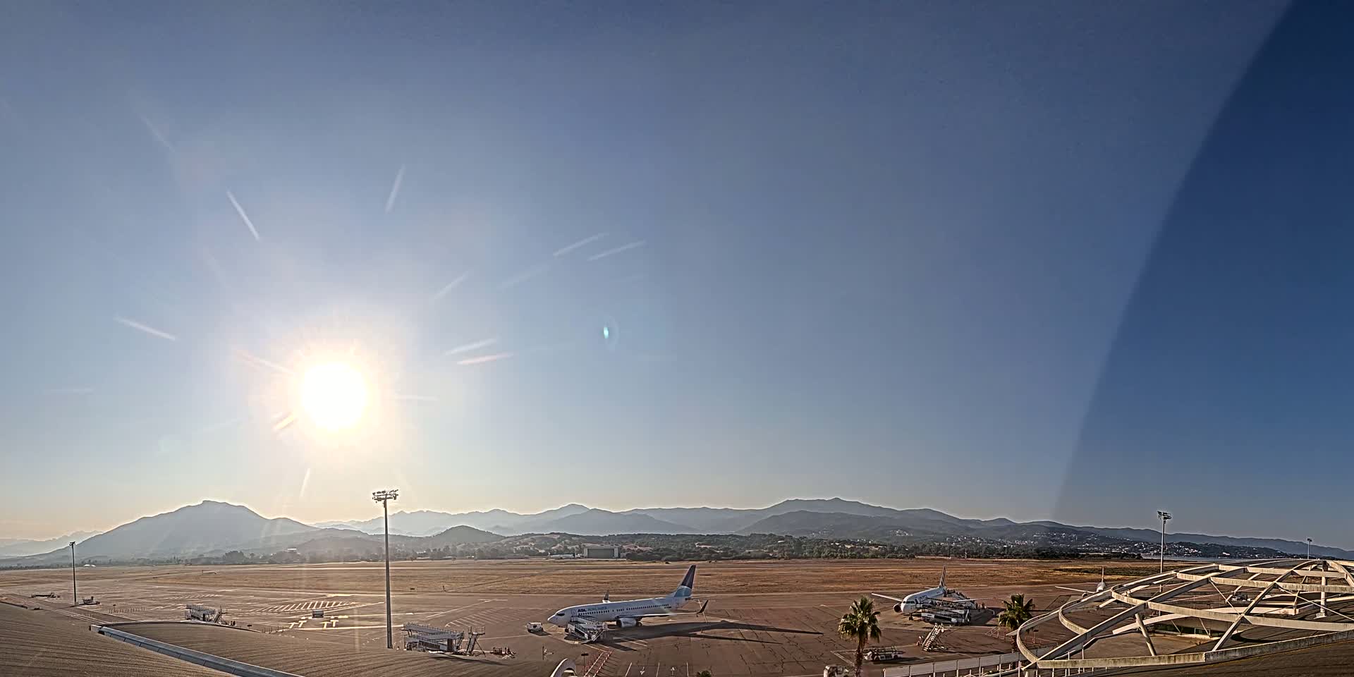 Aéroport Ajaccio Napoleon Bonaparte Airport Live Cam  AJA/LFKJ-  Ajaccio, Corse-du-Sud, Corse , France