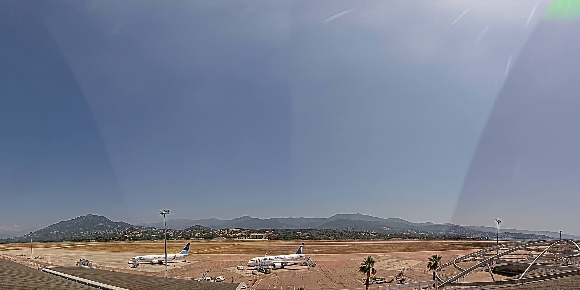 Aéroport Ajaccio Napoleon Bonaparte Airport Live Cam  AJA/LFKJ-  Ajaccio, Corse-du-Sud, Corse , France