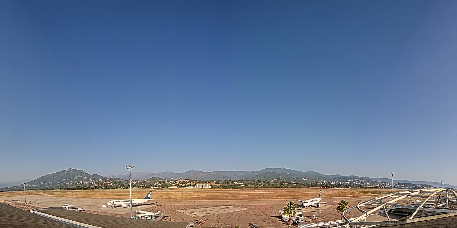 Aéroport Ajaccio Napoleon Bonaparte Airport Live Cam  AJA/LFKJ-  Ajaccio, Corse-du-Sud, Corse , France
