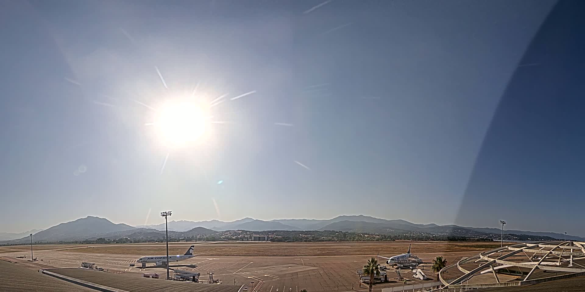 Aéroport Ajaccio Napoleon Bonaparte Airport Live Cam  AJA/LFKJ-  Ajaccio, Corse-du-Sud, Corse , France