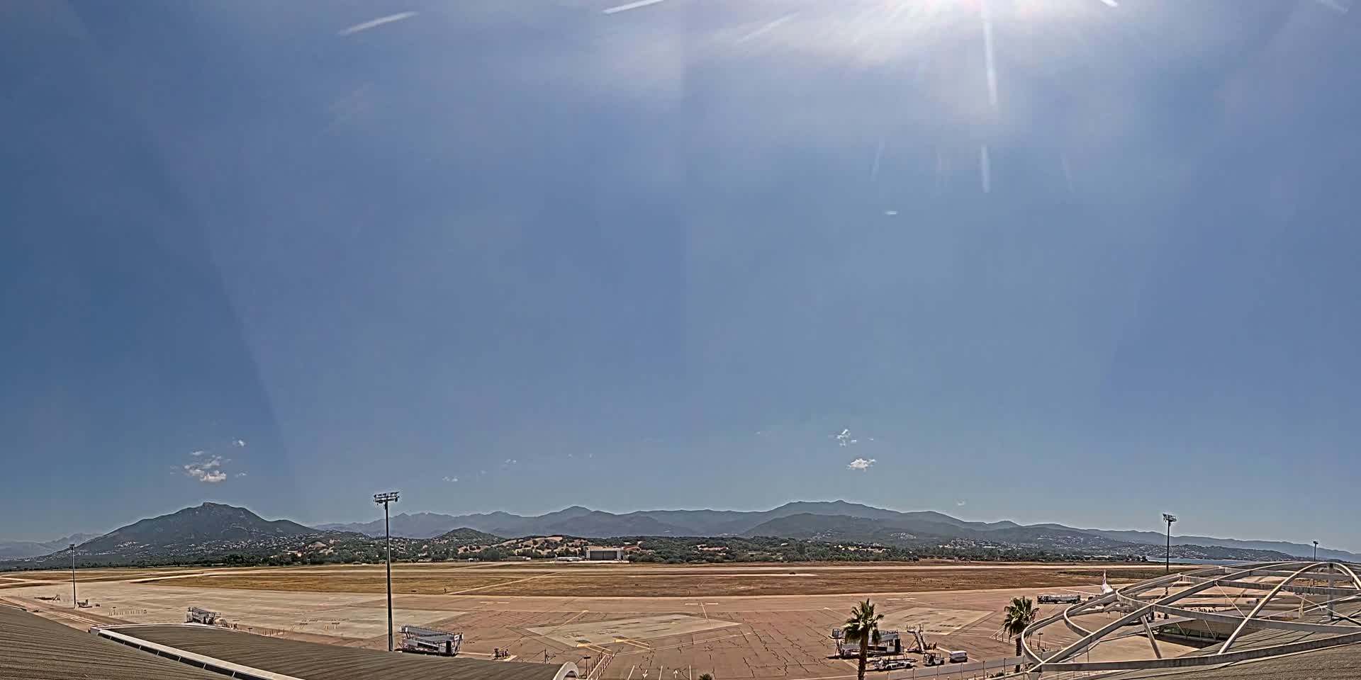 Aéroport Ajaccio Napoleon Bonaparte Airport Live Cam  AJA/LFKJ-  Ajaccio, Corse-du-Sud, Corse , France
