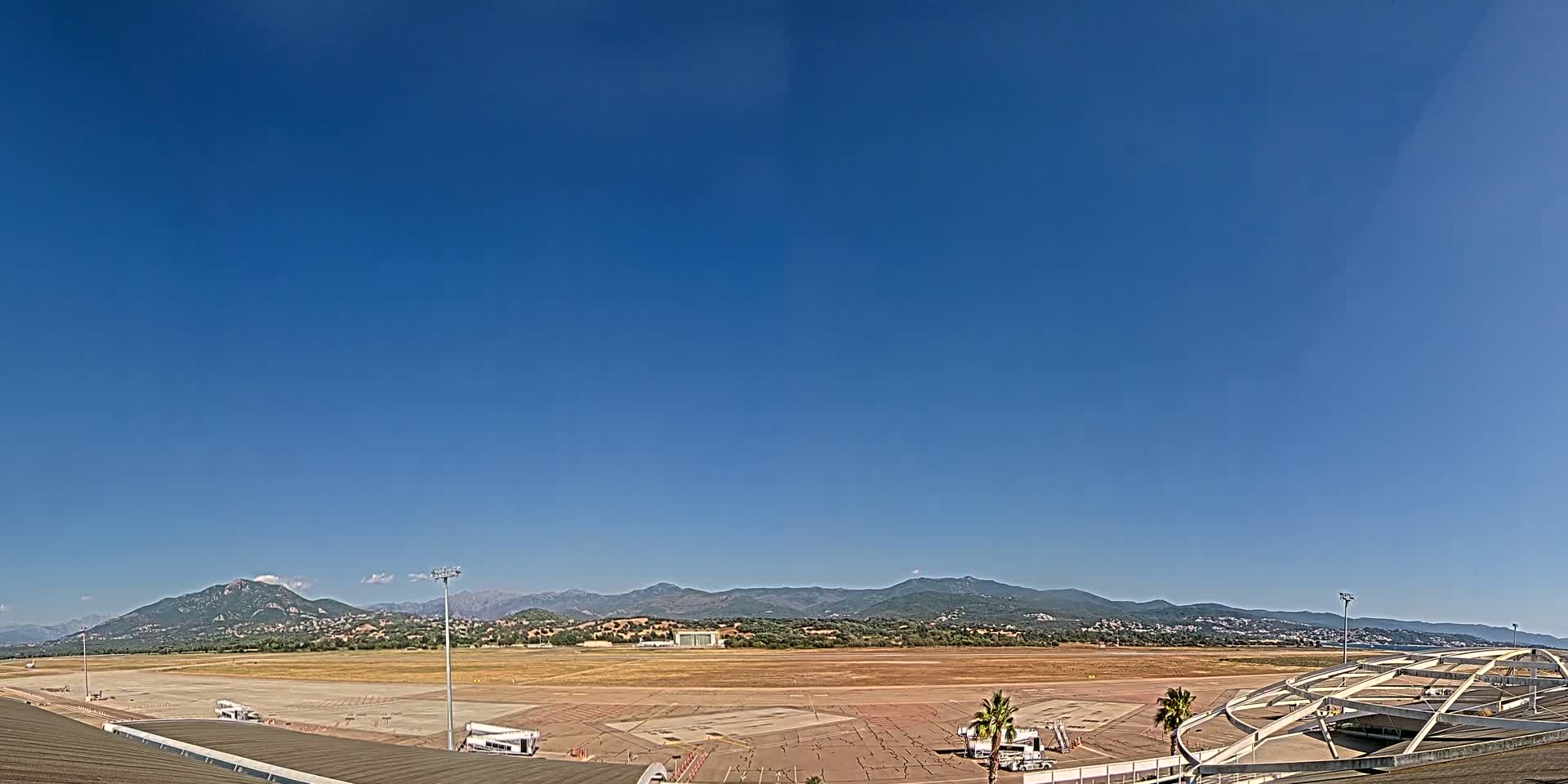 Aéroport Ajaccio Napoleon Bonaparte Airport Live Cam  AJA/LFKJ-  Ajaccio, Corse-du-Sud, Corse , France