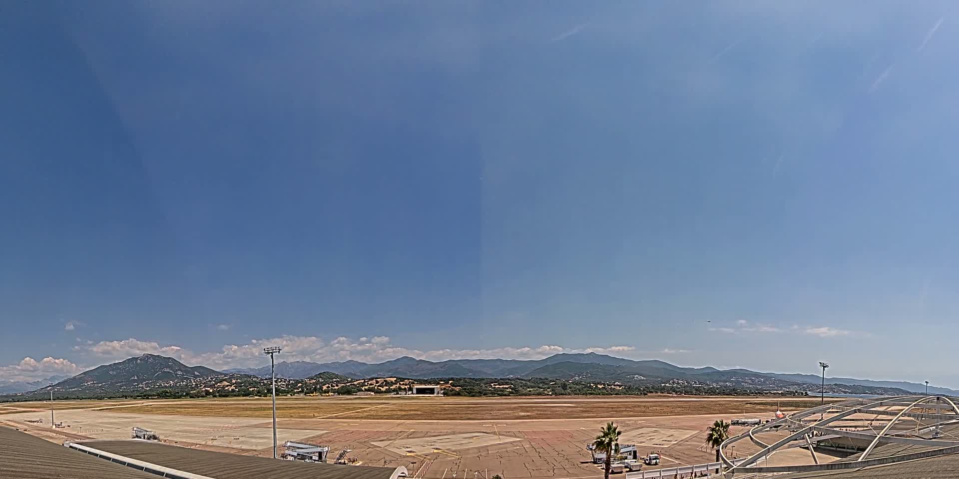 Aéroport Ajaccio Napoleon Bonaparte Airport Live Cam  AJA/LFKJ-  Ajaccio, Corse-du-Sud, Corse , France